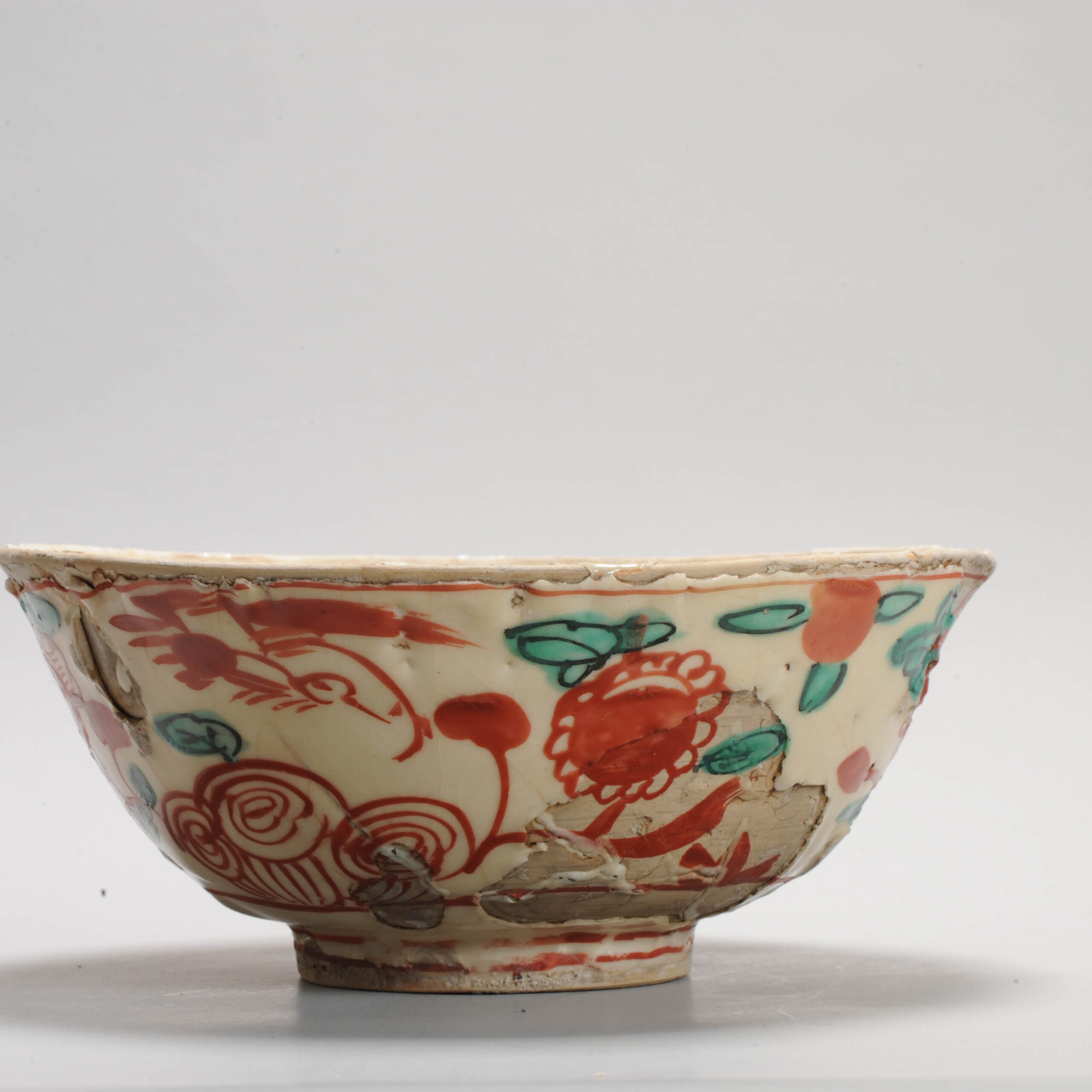 Antique Chinese Ming Swatow Zhangzhou Bowl Verte Red Flower Symbol Ca 1600 - Image 6