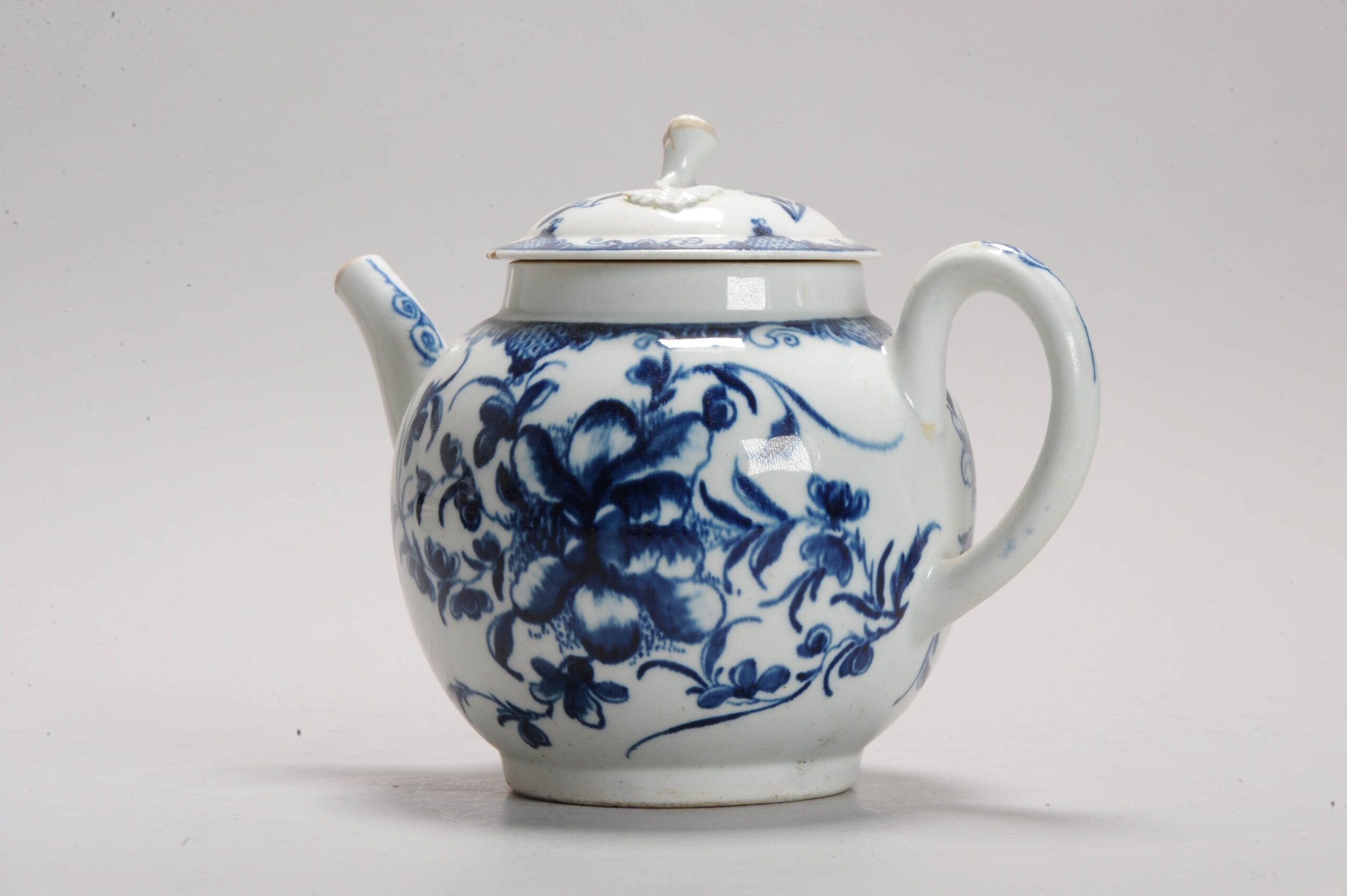 18th Century English Porcelain Worcester Teapot Dr Wall period Flower Pattern - Image 8