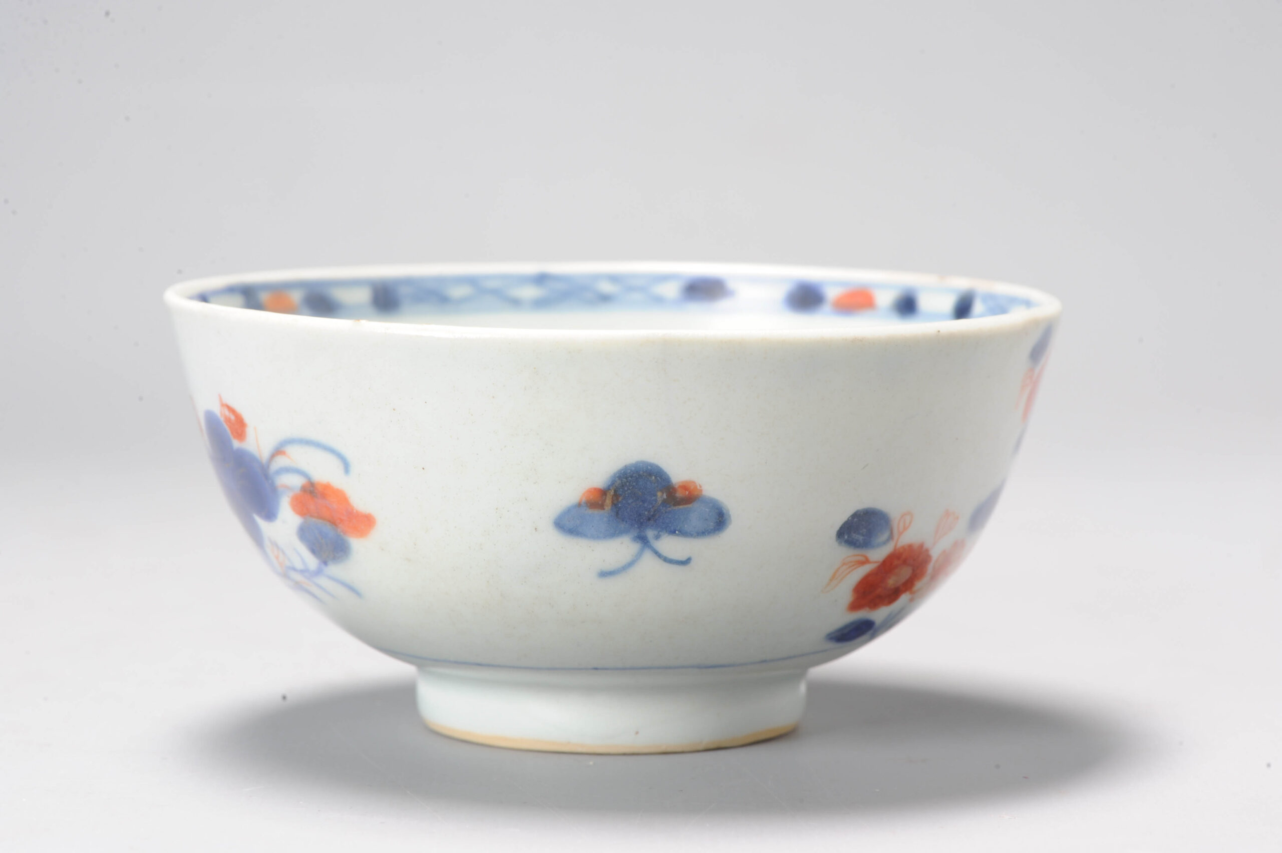 A Chinese Porcelain Imari Bowl 1720-1740 Period Floral and Butterfly - Image 7