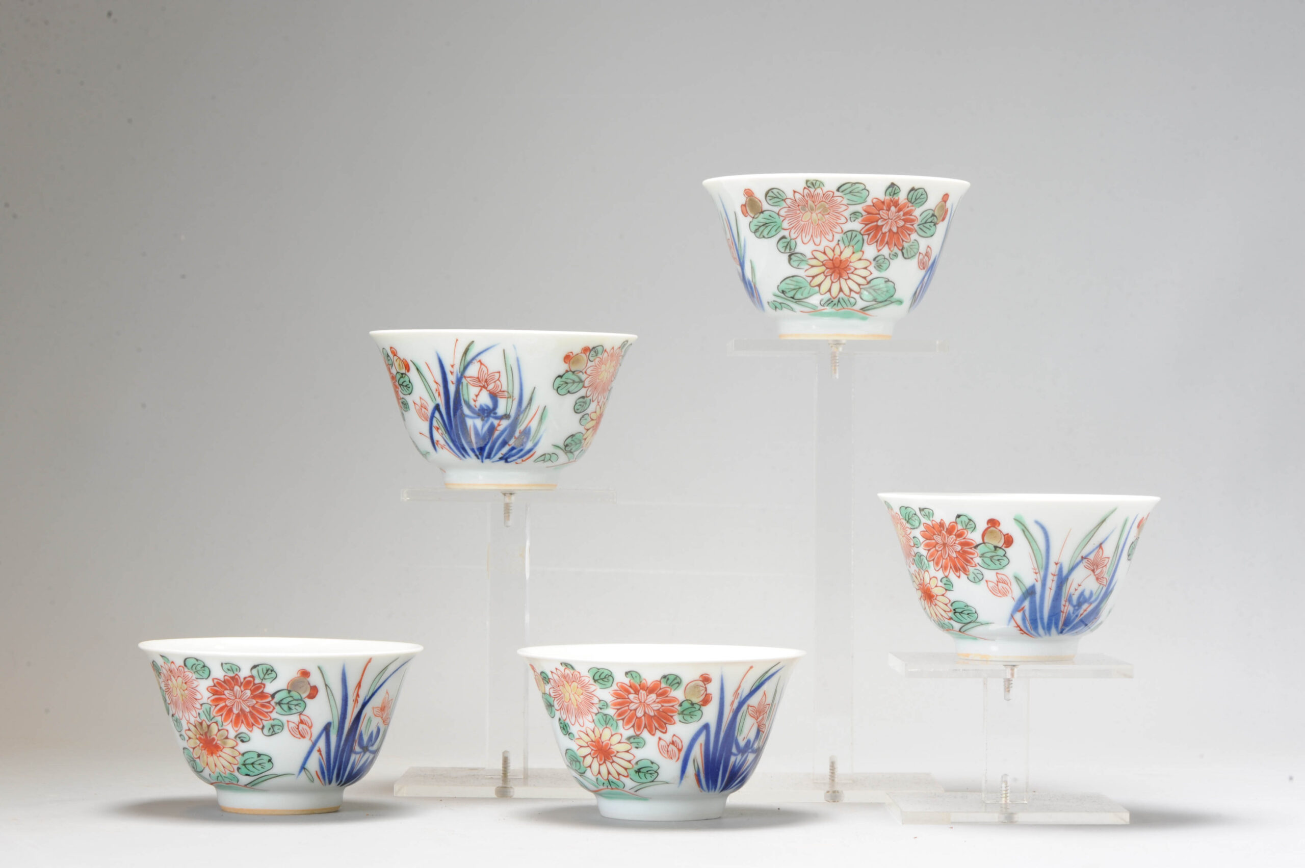 Antique 18/19th c Japanese Porcelain Teabowls with Flowers and base mark