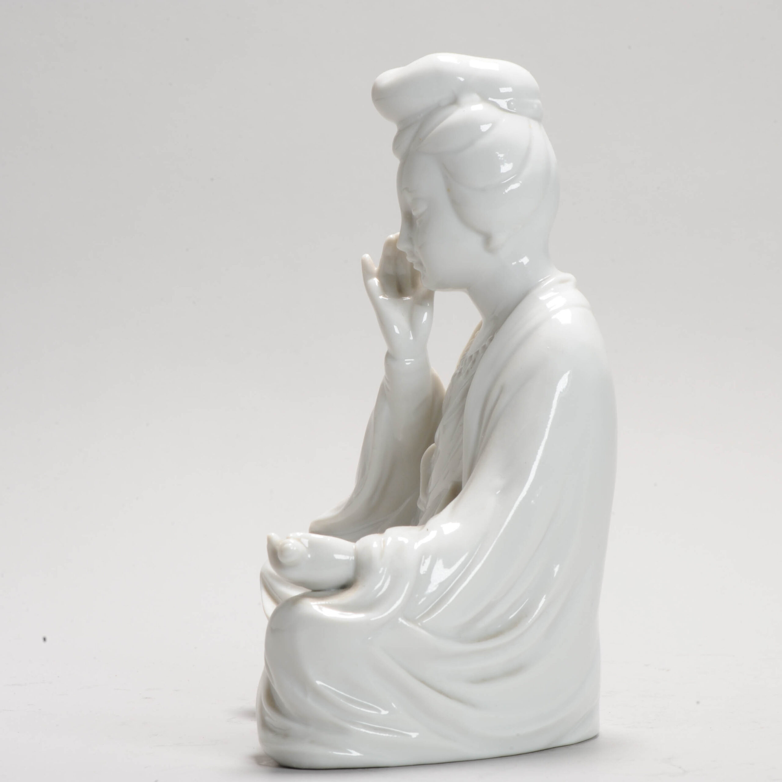 20th c Dehua Blanc de Chine Statue Guanyin In Sitting Position Chinese China - Image 12