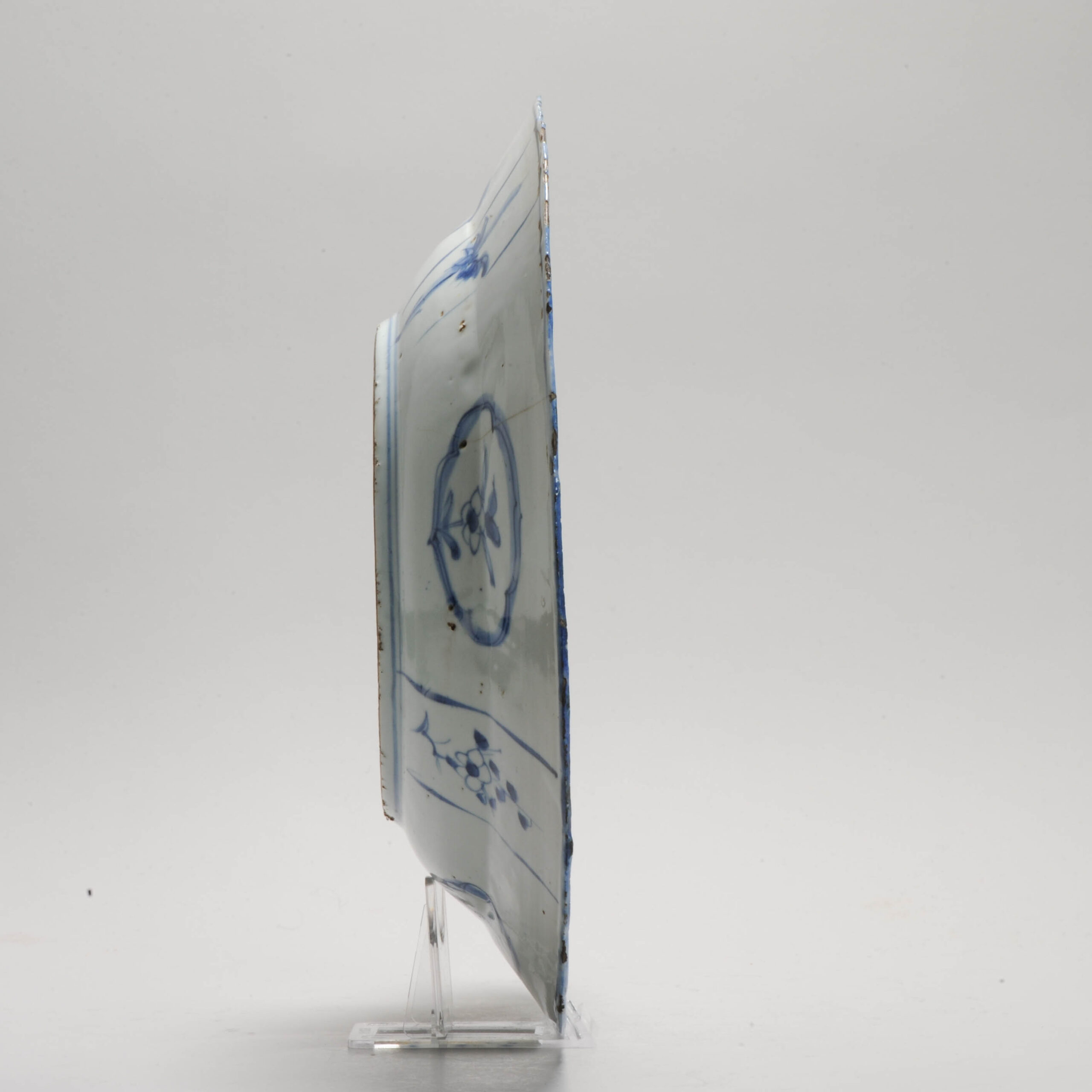 Antique Transitional Ming Chinese Porcelain Tulip Kraak Charger Servant Master - Image 4