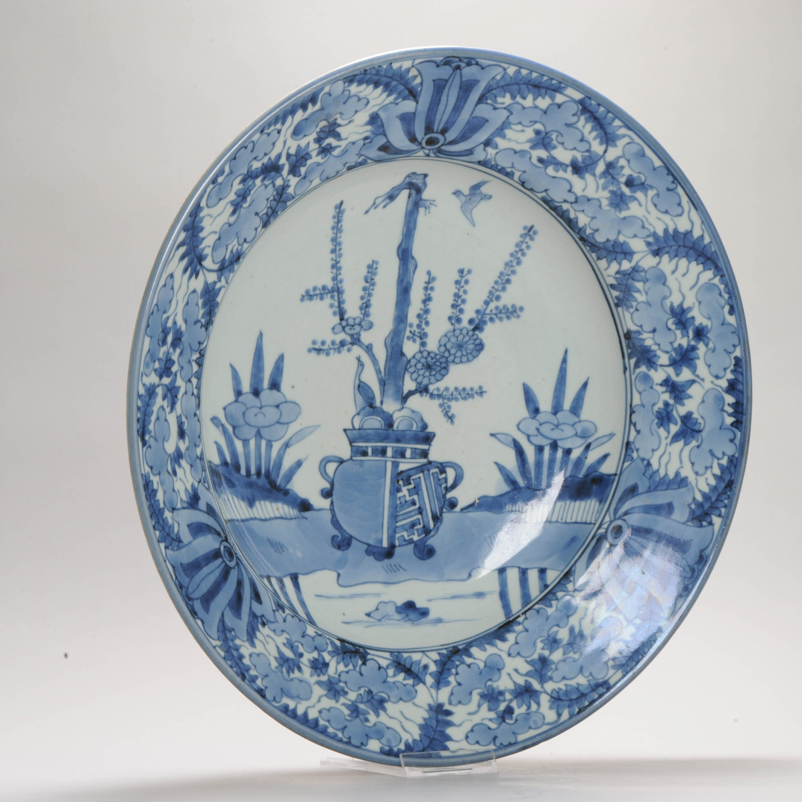 39.7CM Antique Edo period Ca 1700 Japanese Porcelain Charger Arita TULIPS - Image 2