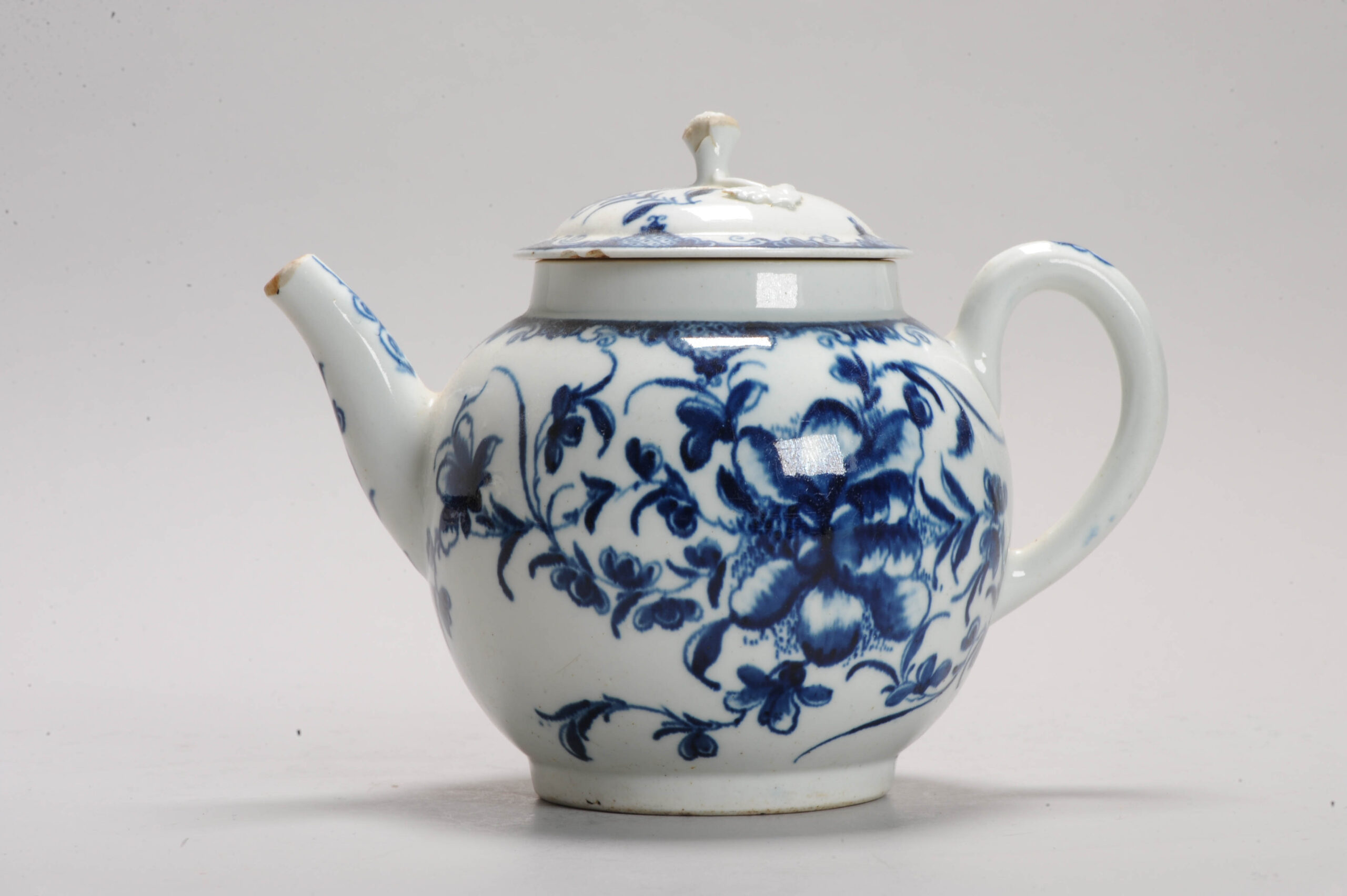 18th Century English Porcelain Worcester Teapot Dr Wall period Flower Pattern - Image 7