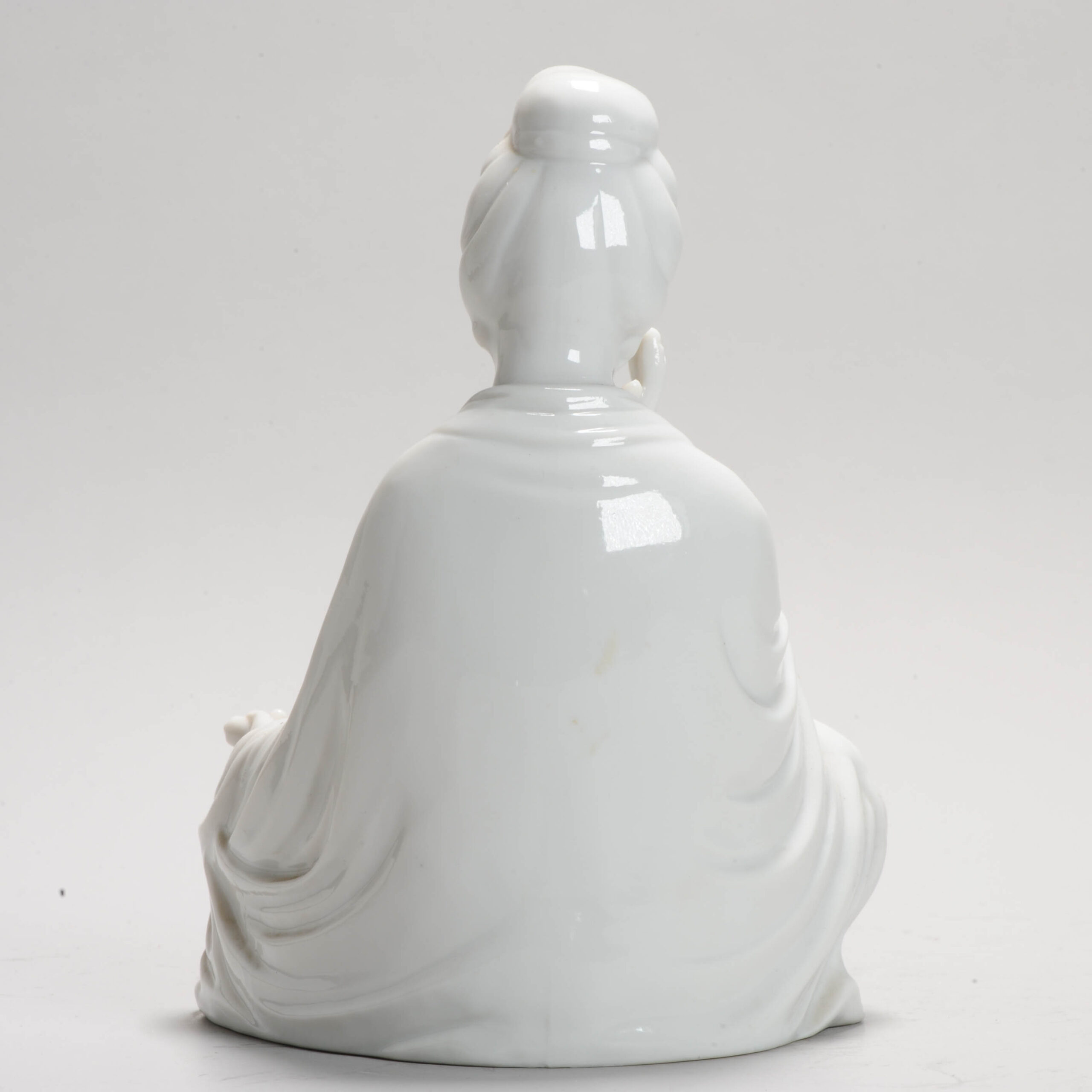 20th c Dehua Blanc de Chine Statue Guanyin In Sitting Position Chinese China - Image 9