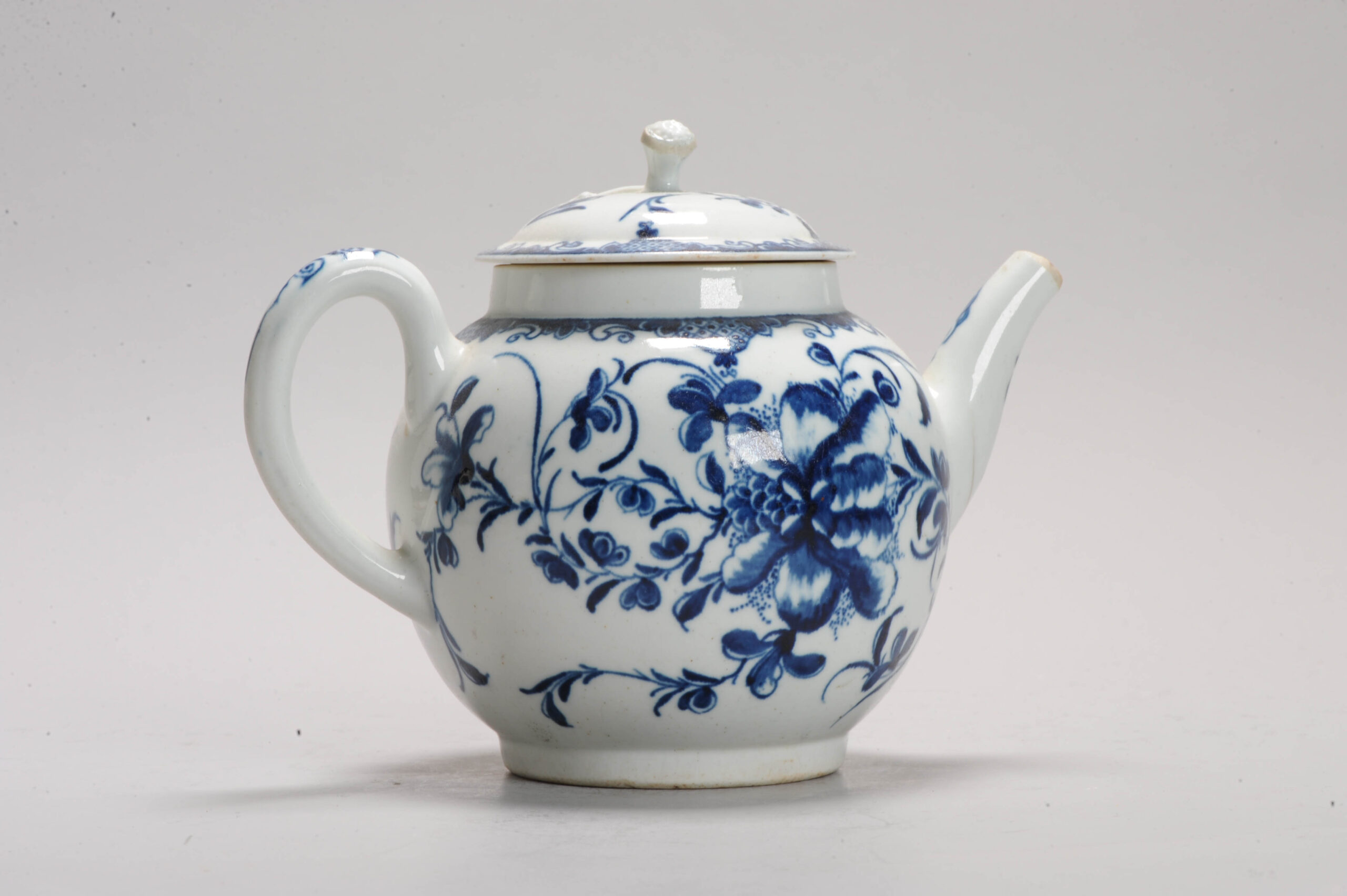 18th Century English Porcelain Worcester Teapot Dr Wall period Flower Pattern - Image 12