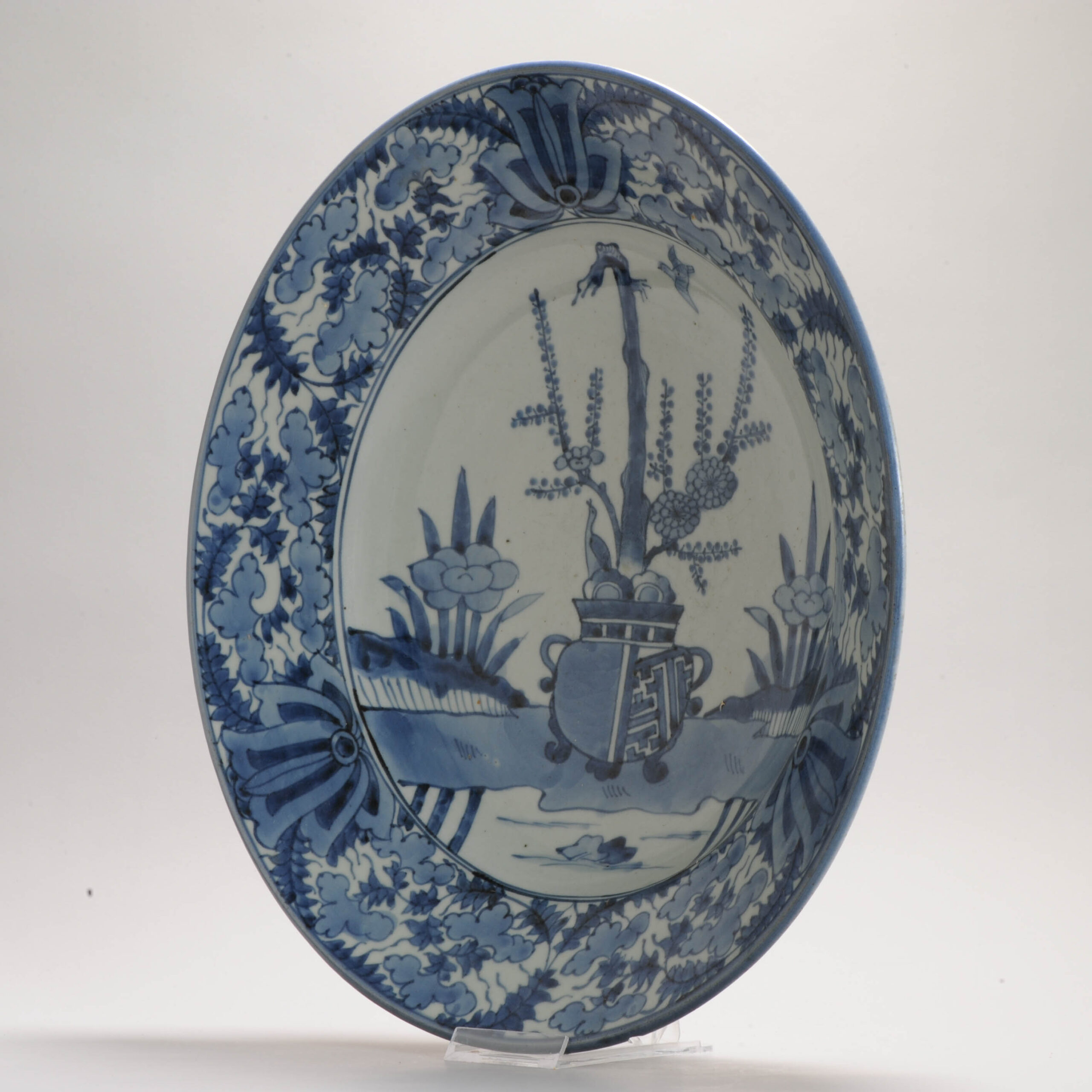 39.7CM Antique Edo period Ca 1700 Japanese Porcelain Charger Arita TULIPS - Image 12