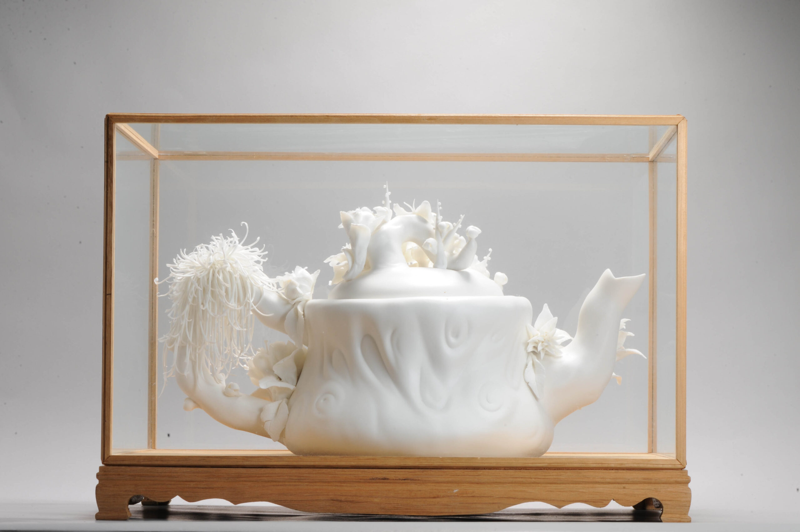 [Huge Proc 1970/1980 Dehua Biscuit Blanc de Chine Teapot Wedding Present