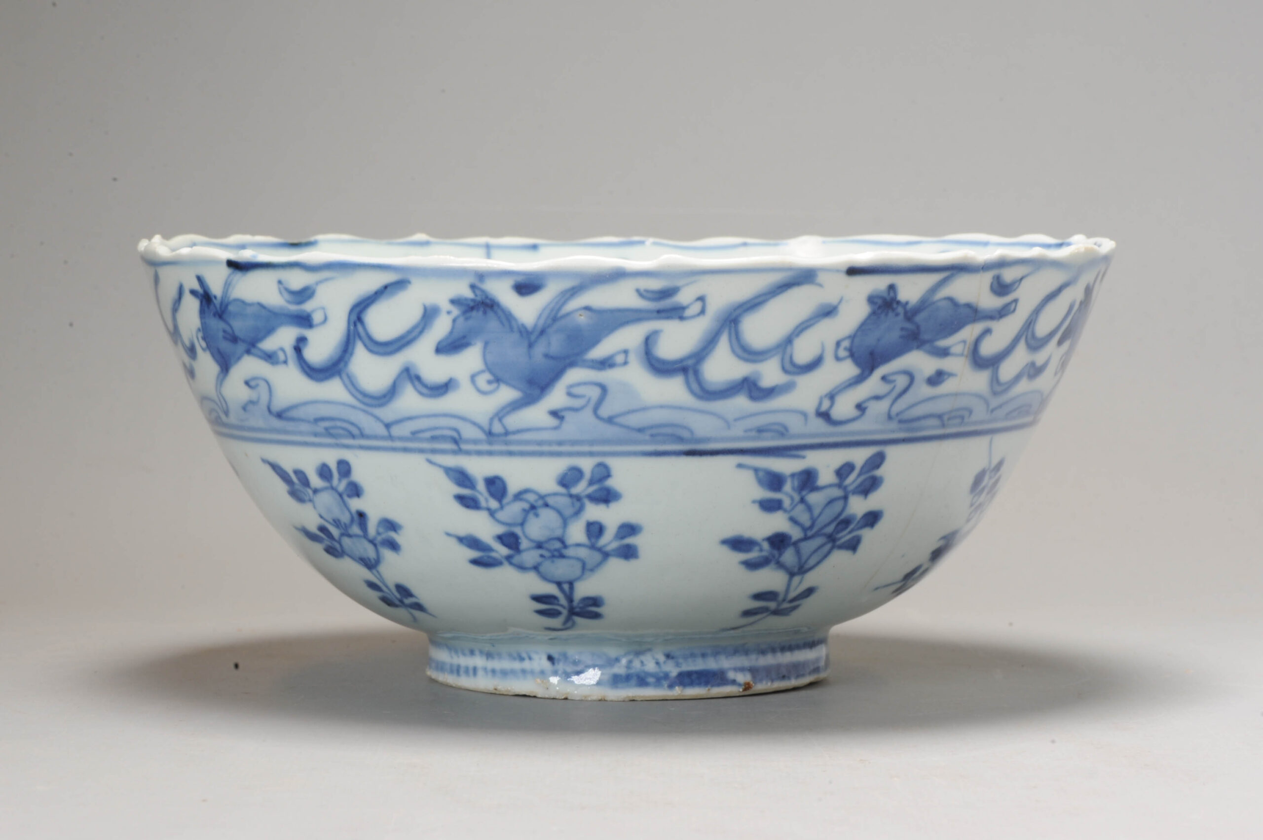 Wanli period Flying horse bowl Ca 1600 Ming Dynasty Chinese Porcelain - Image 8