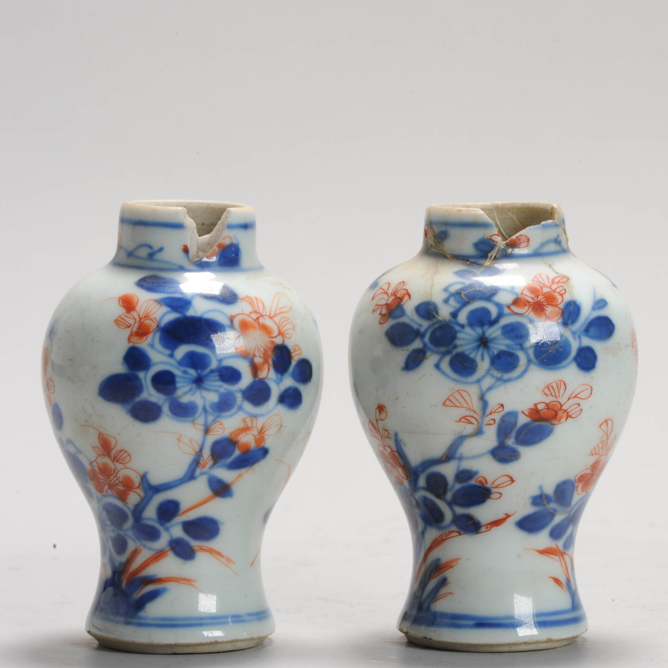 A pair of Rare Chinese Porcelain Imari Miniature Vase Kangxi period China - Image 9