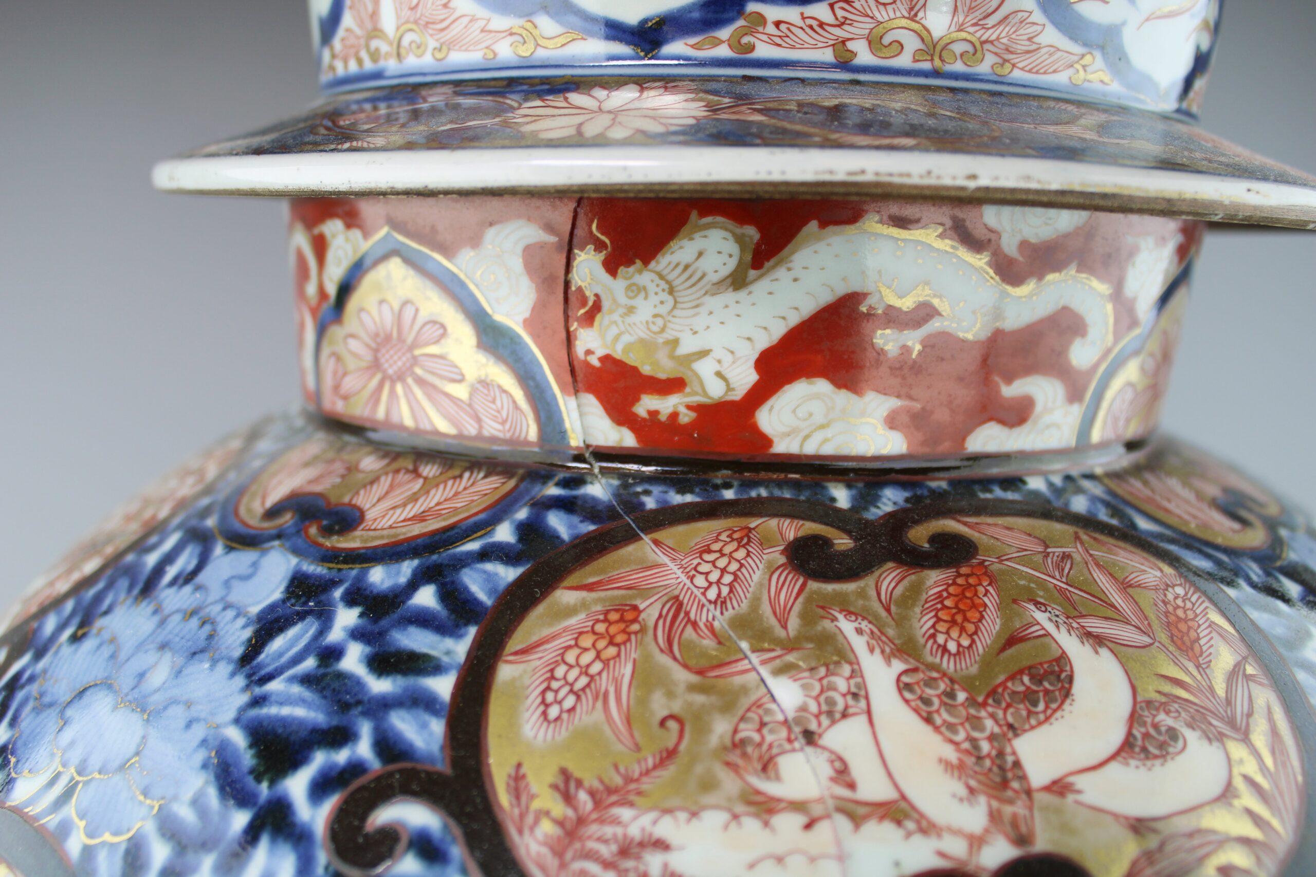 Huge 90 Centimeter Antique 1680-1700 Edo Imari Japanese Porcelain Palace Vase Arita Japan - Image 4