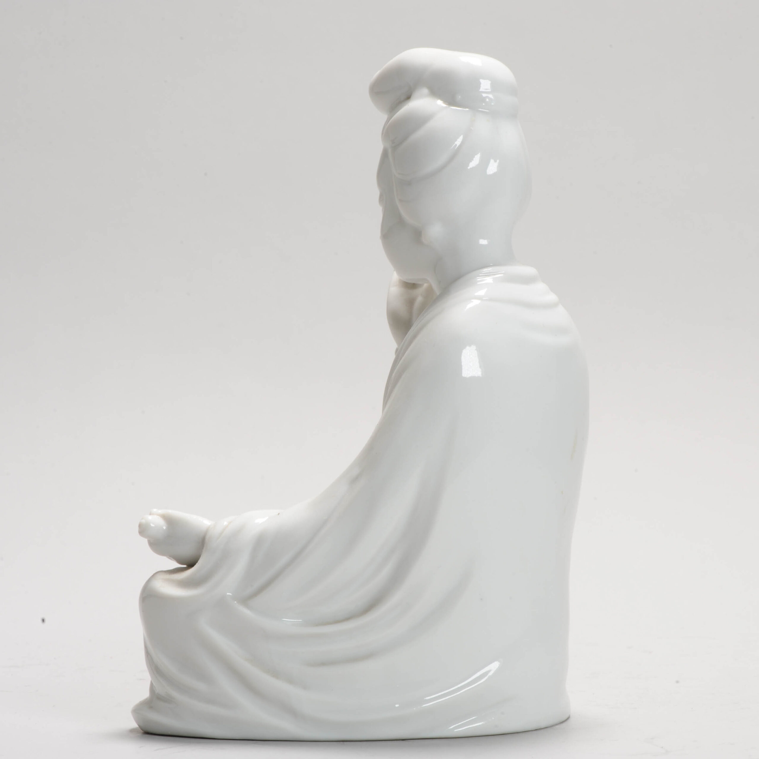 20th c Dehua Blanc de Chine Statue Guanyin In Sitting Position Chinese China - Image 11
