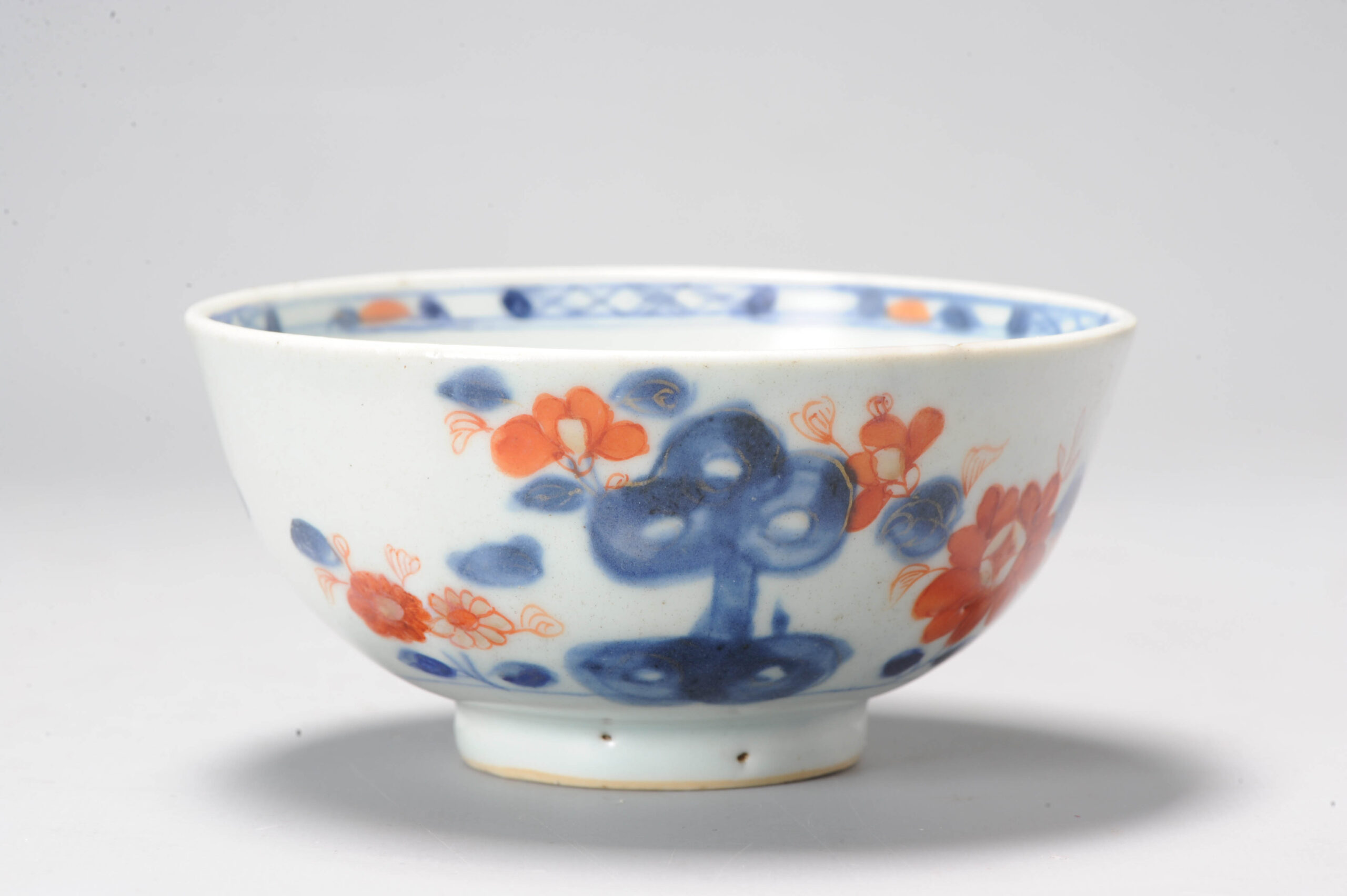 A Chinese Porcelain Imari Bowl 1720-1740 Period Floral and Butterfly - Image 6