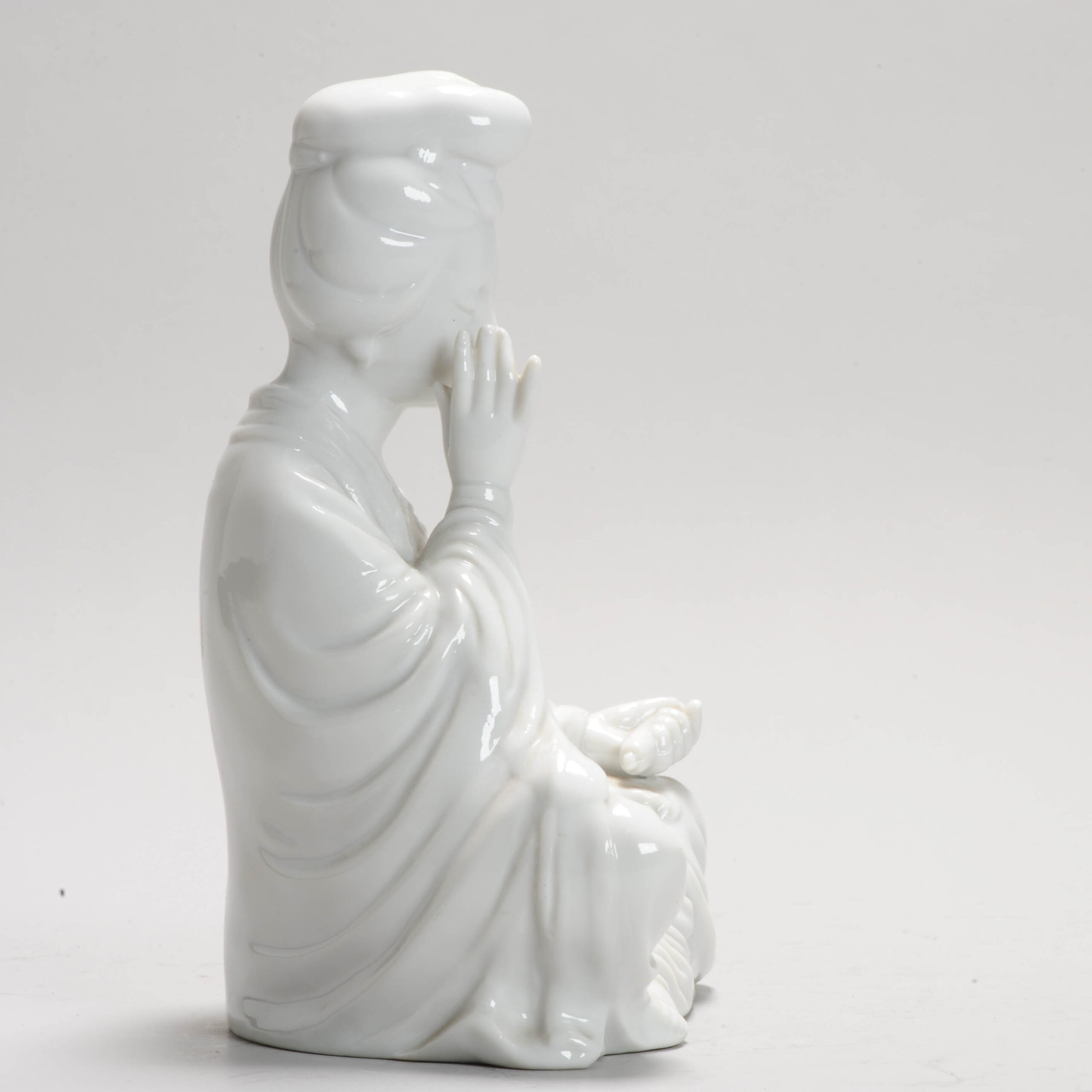 20th c Dehua Blanc de Chine Statue Guanyin In Sitting Position Chinese China - Image 6