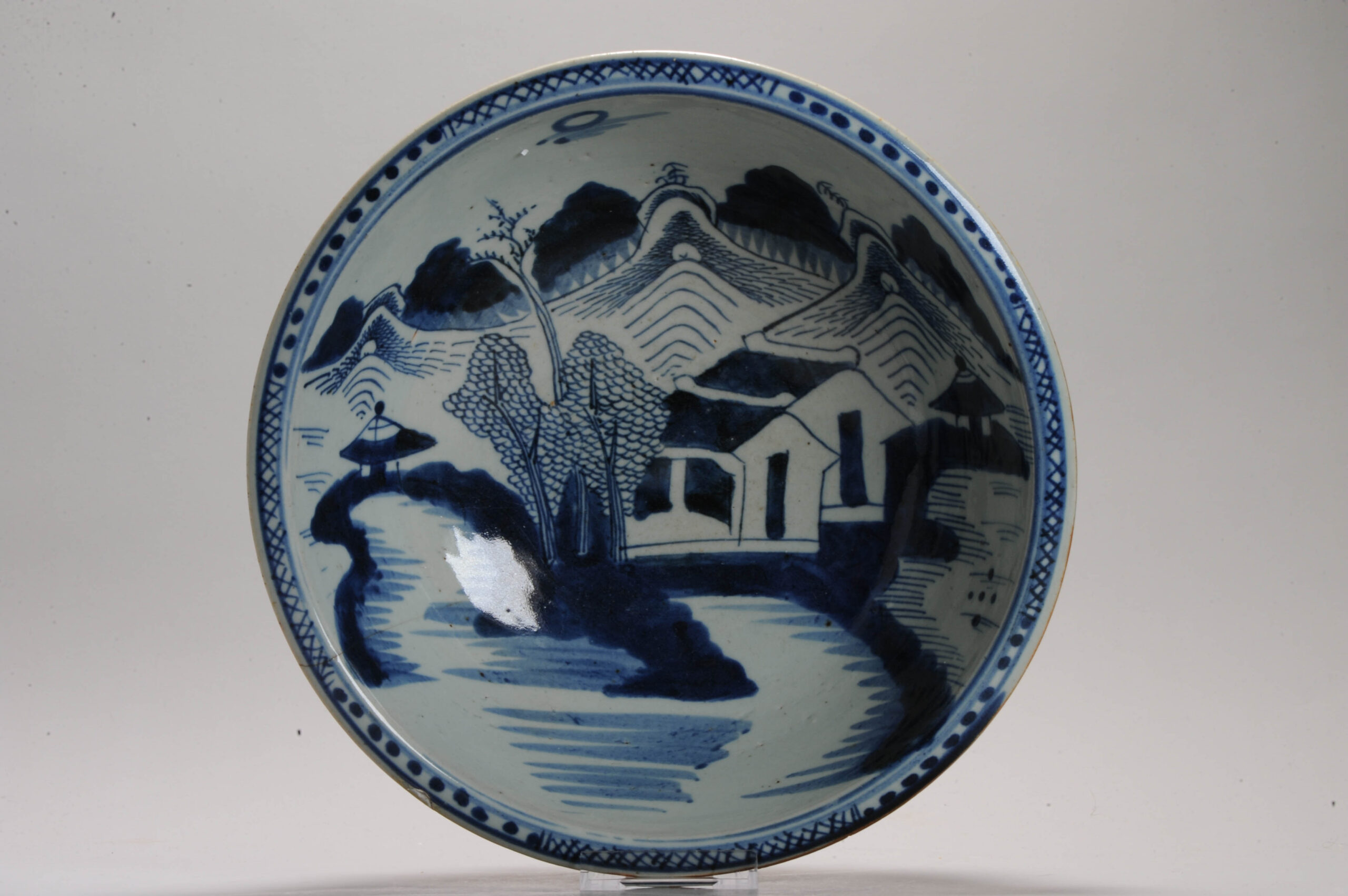 Antique 18/19C Chinese Porcelain Basin with a Landscape Bowl