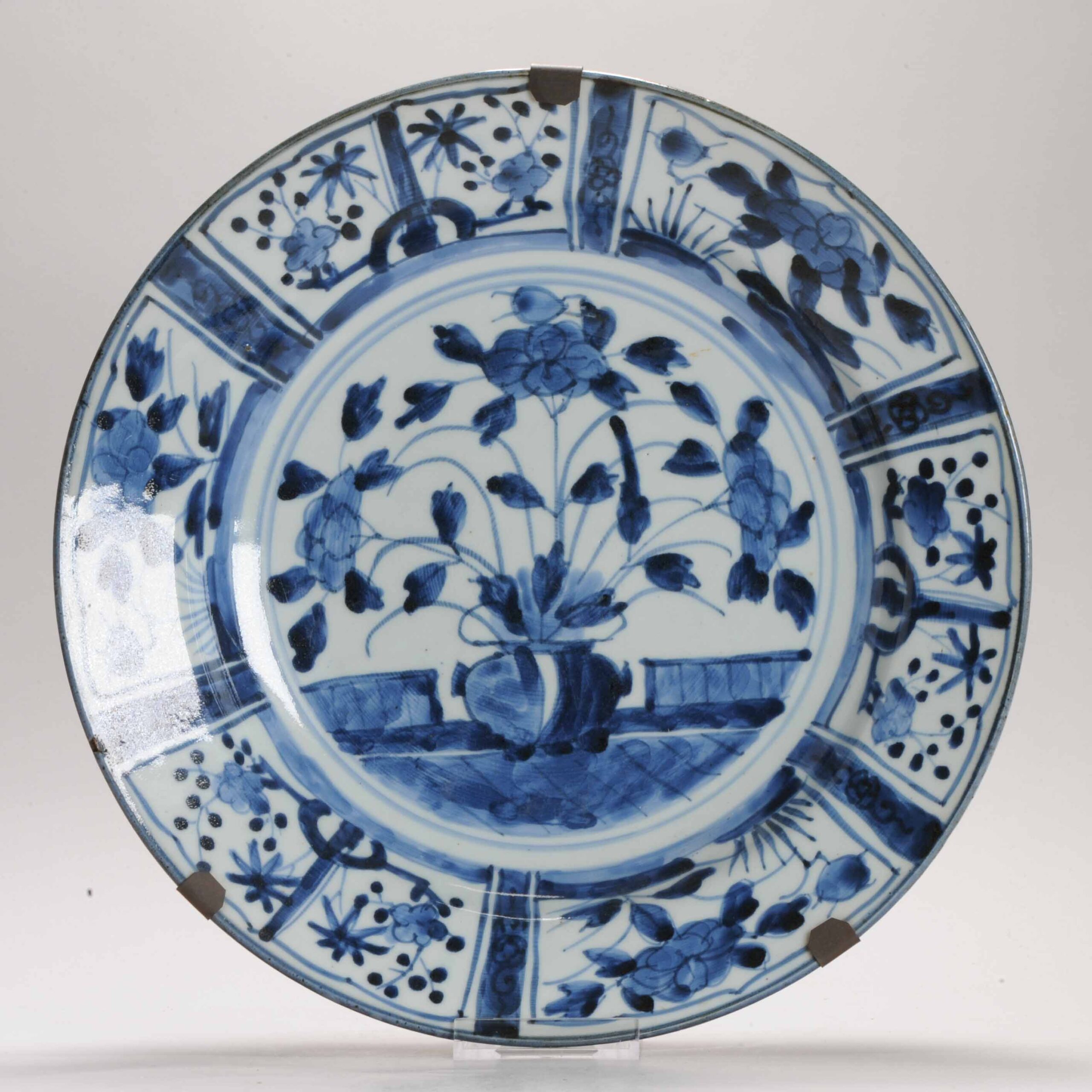 Antique Edo period Ca 1700 Japanese Porcelain Plate Arita Kraak Dish