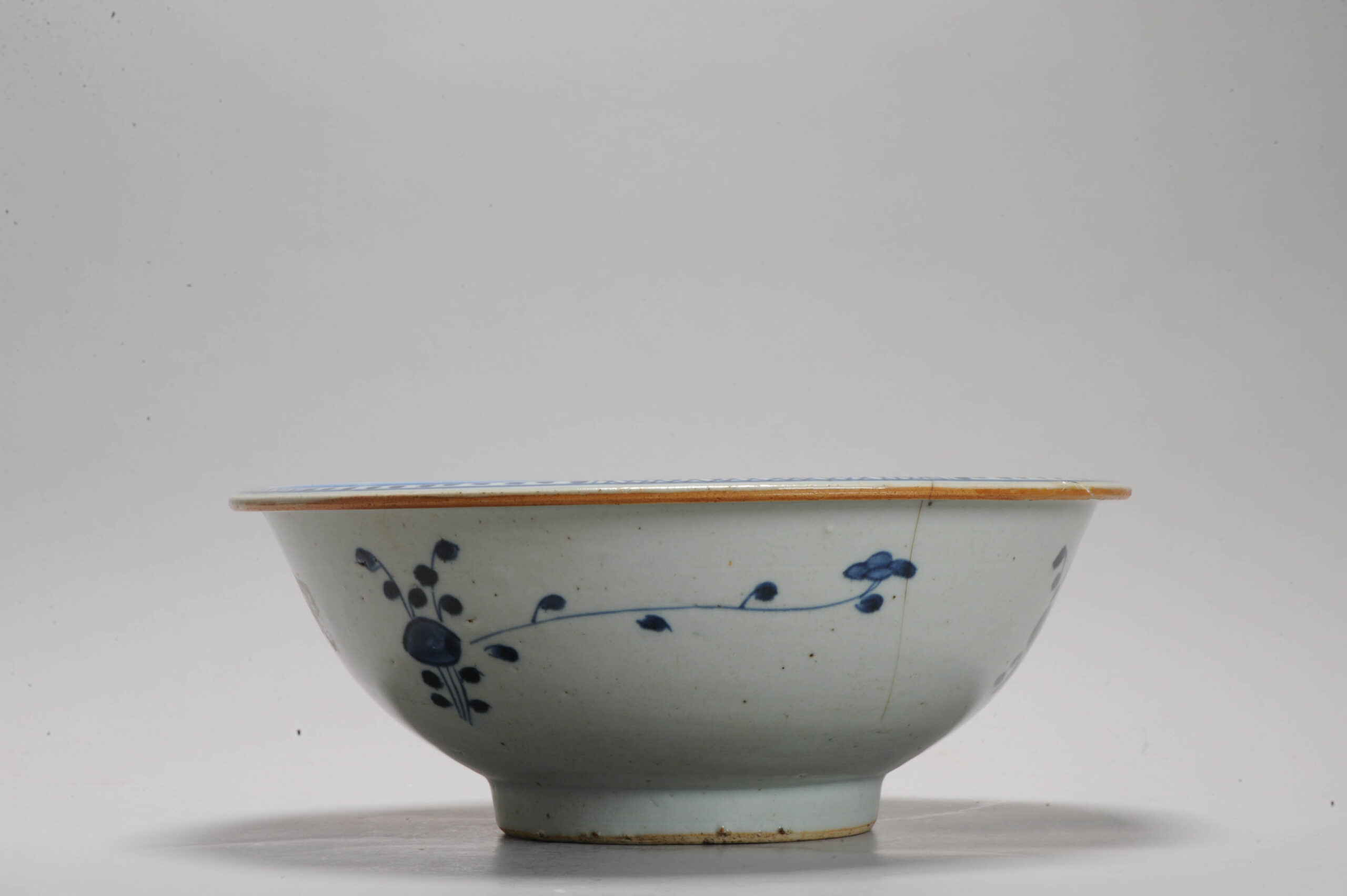 Antique 18/19C Chinese Porcelain Basin with a Landscape Bowl - Image 4