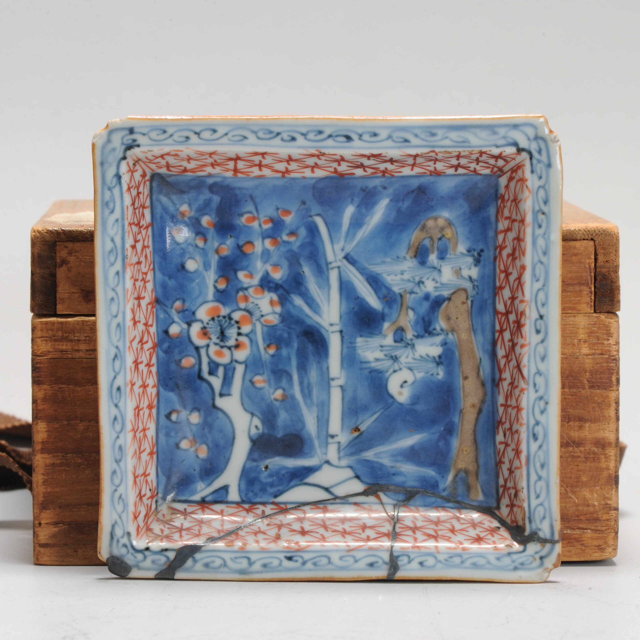 Unusual 17C Chinese Porcelain Ming Period Kaiseki Set Square dish Three Friends of Winter - Image 6