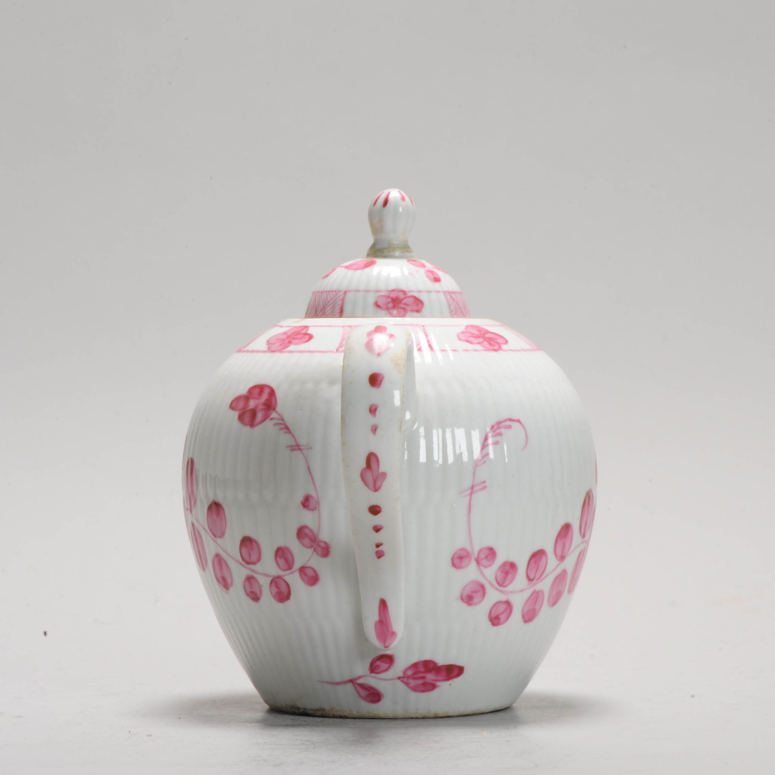 18C LIMBACH European Porcelain Teapot in Chinese Porcelain Famille Rose style. - Image 5