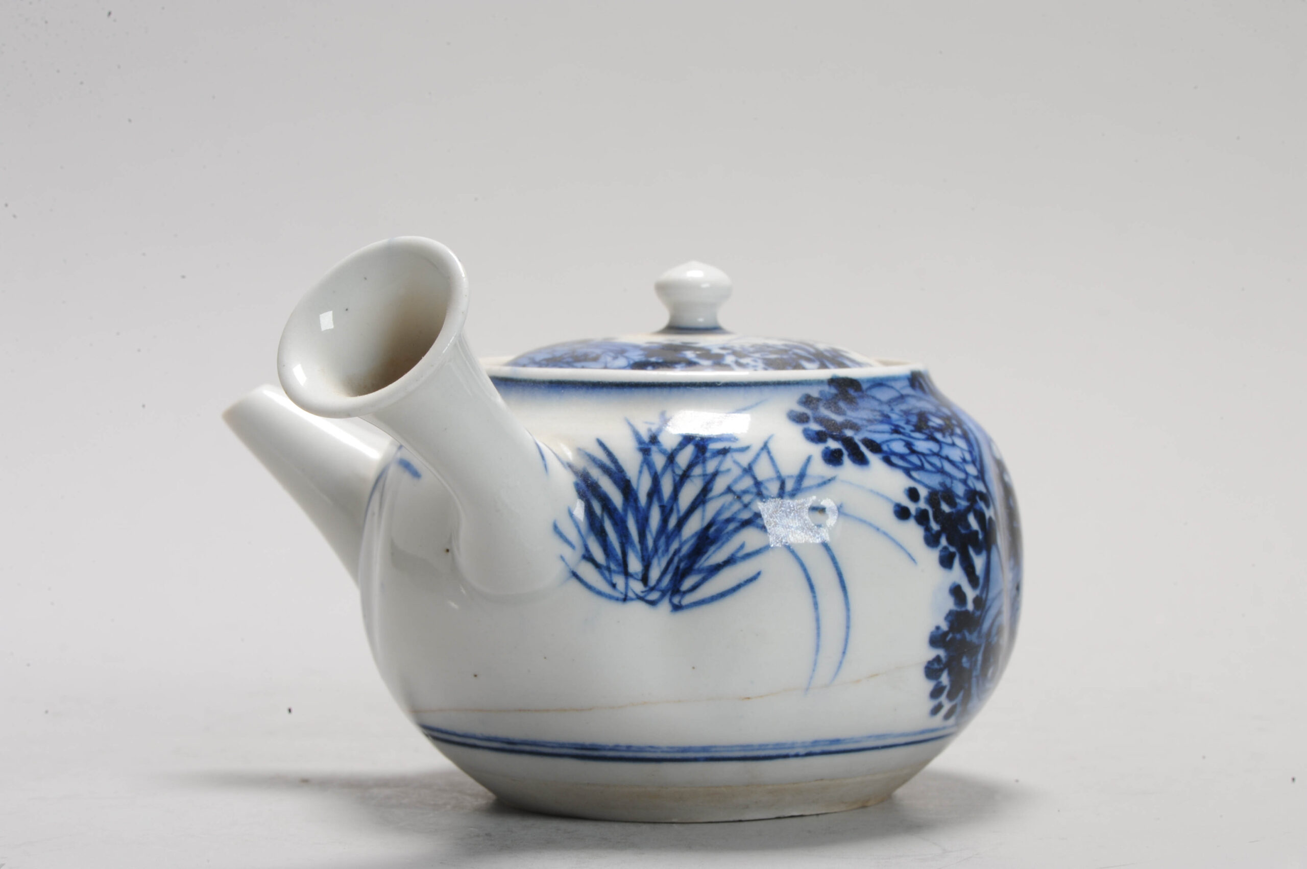 Antique Meiji Japanese Porcelain Tea Pot BLue and White - Image 11