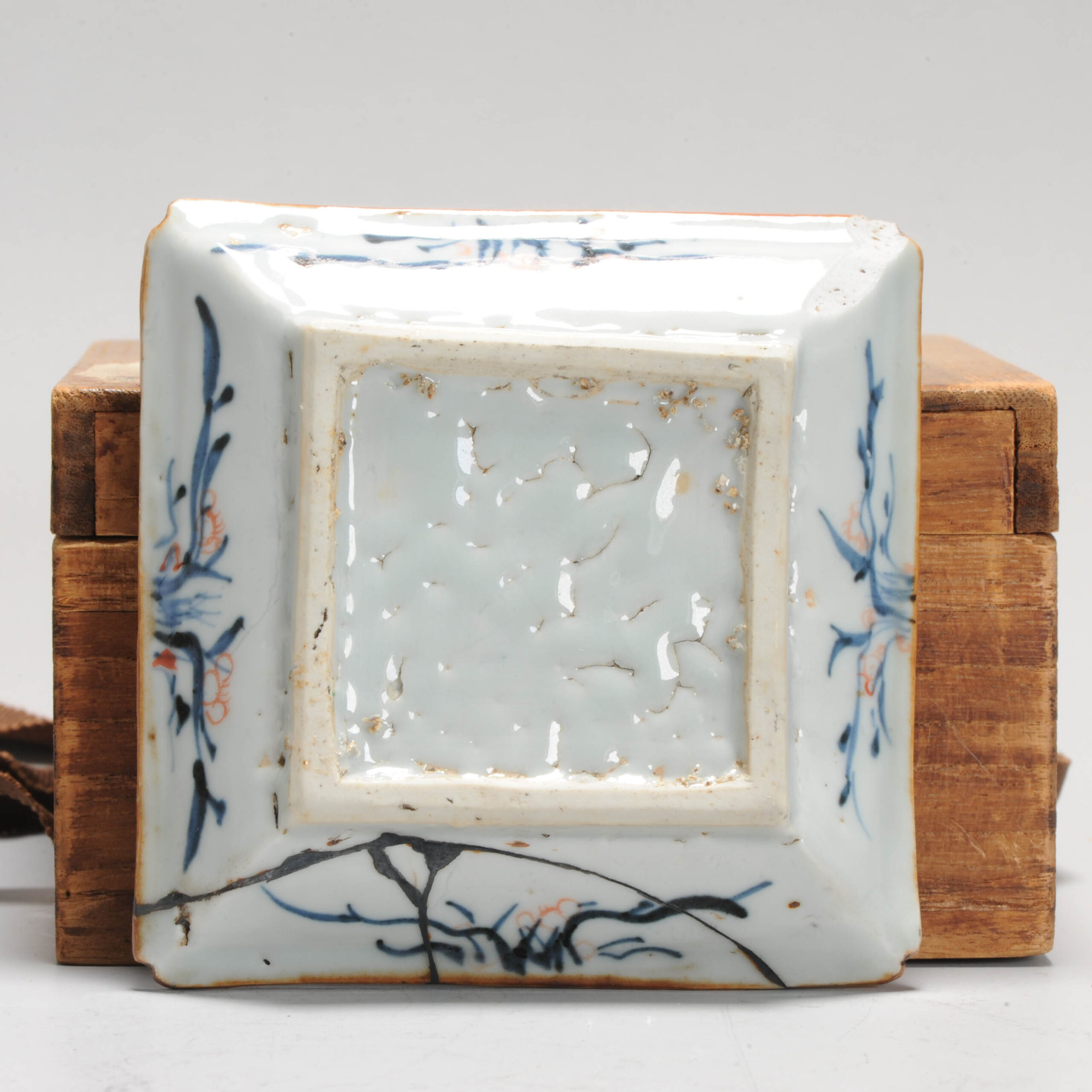 Unusual 17C Chinese Porcelain Ming Period Kaiseki Set Square dish Three Friends of Winter - Image 5