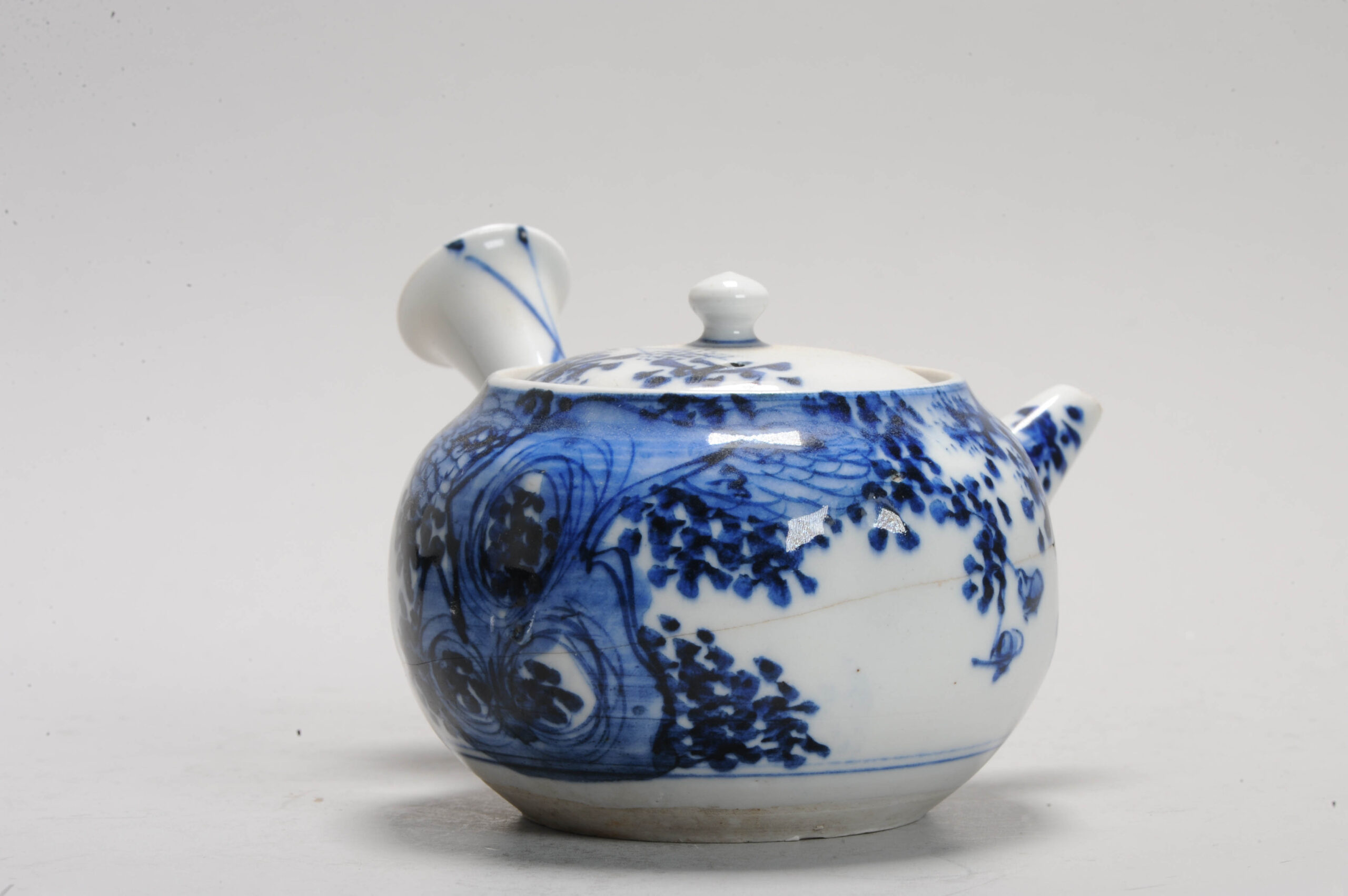 Antique Meiji Japanese Porcelain Tea Pot BLue and White - Image 9
