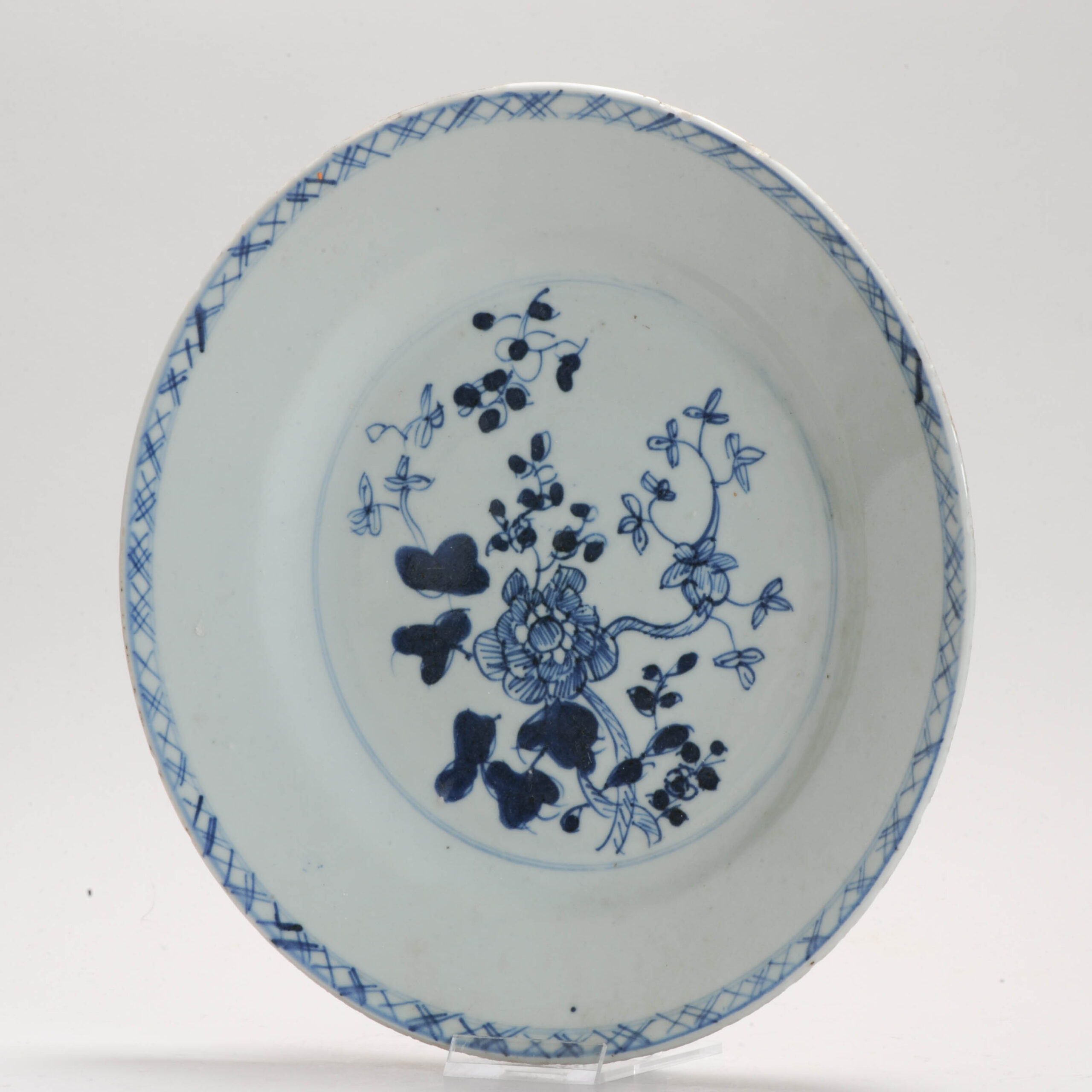 Antique Plate 18th Century Chinese Porcelain Blue and White Flower Qianlong Yongzheng - Image 2