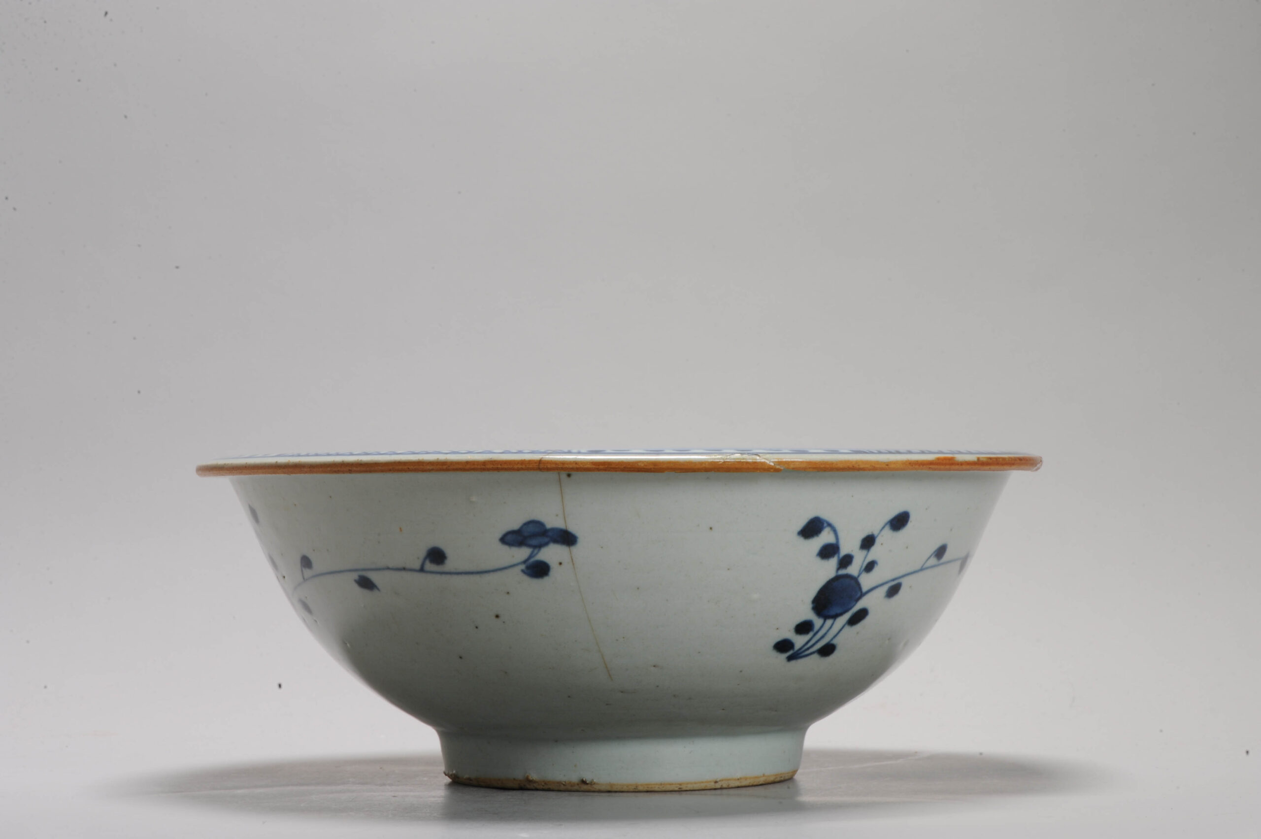 Antique 18/19C Chinese Porcelain Basin with a Landscape Bowl - Image 3