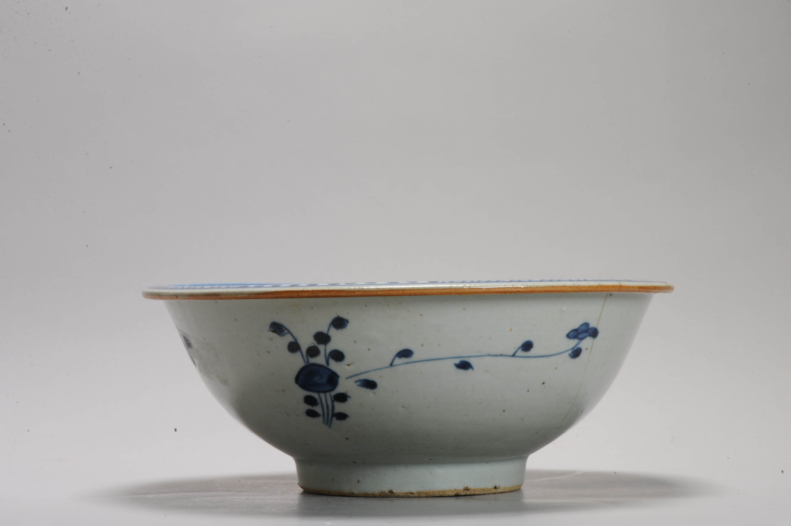 Antique 18/19C Chinese Porcelain Basin with a Landscape Bowl - Image 5