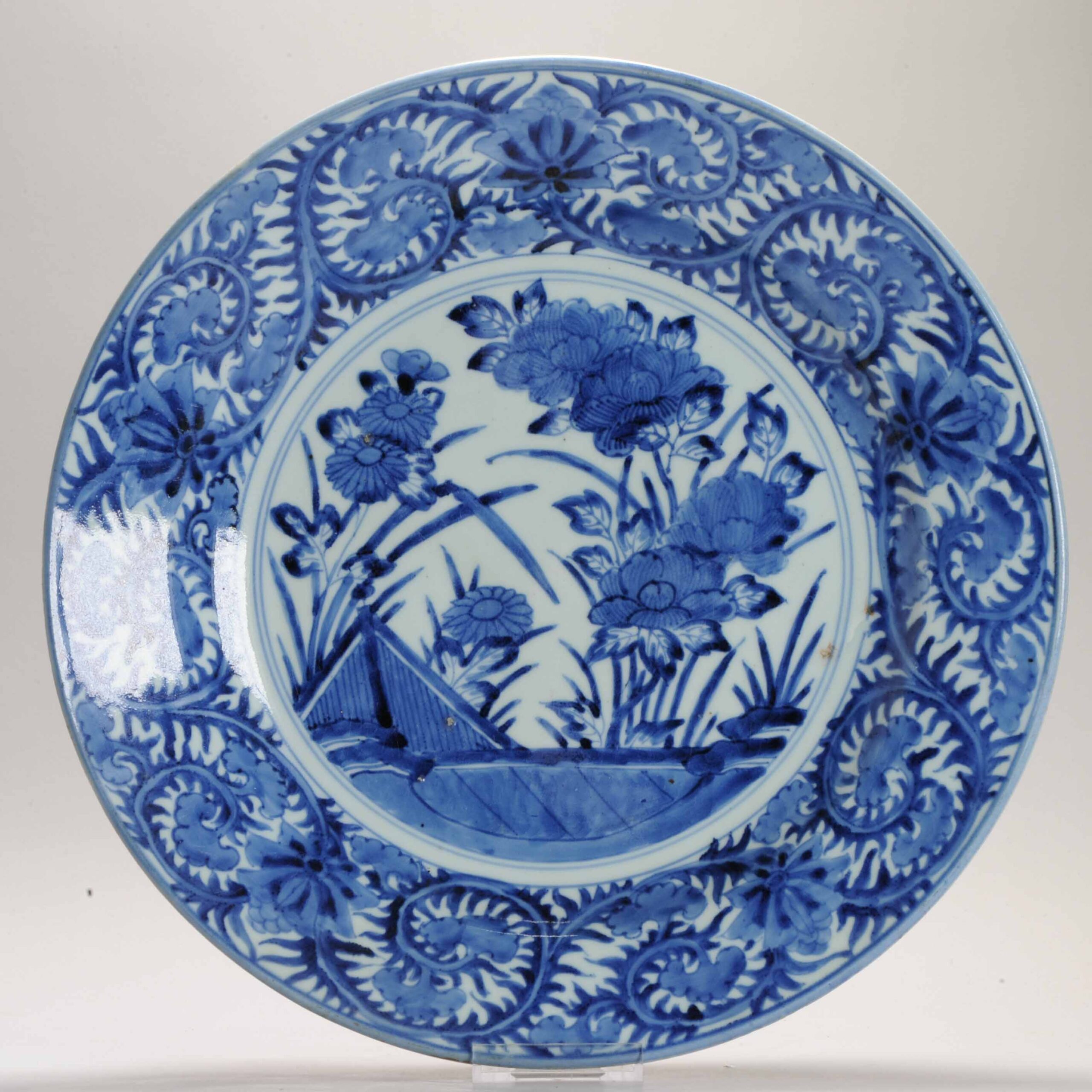 Antique Edo period Ca 1680-1700 Japanese Porcelain Plate Arita Kraak Dish