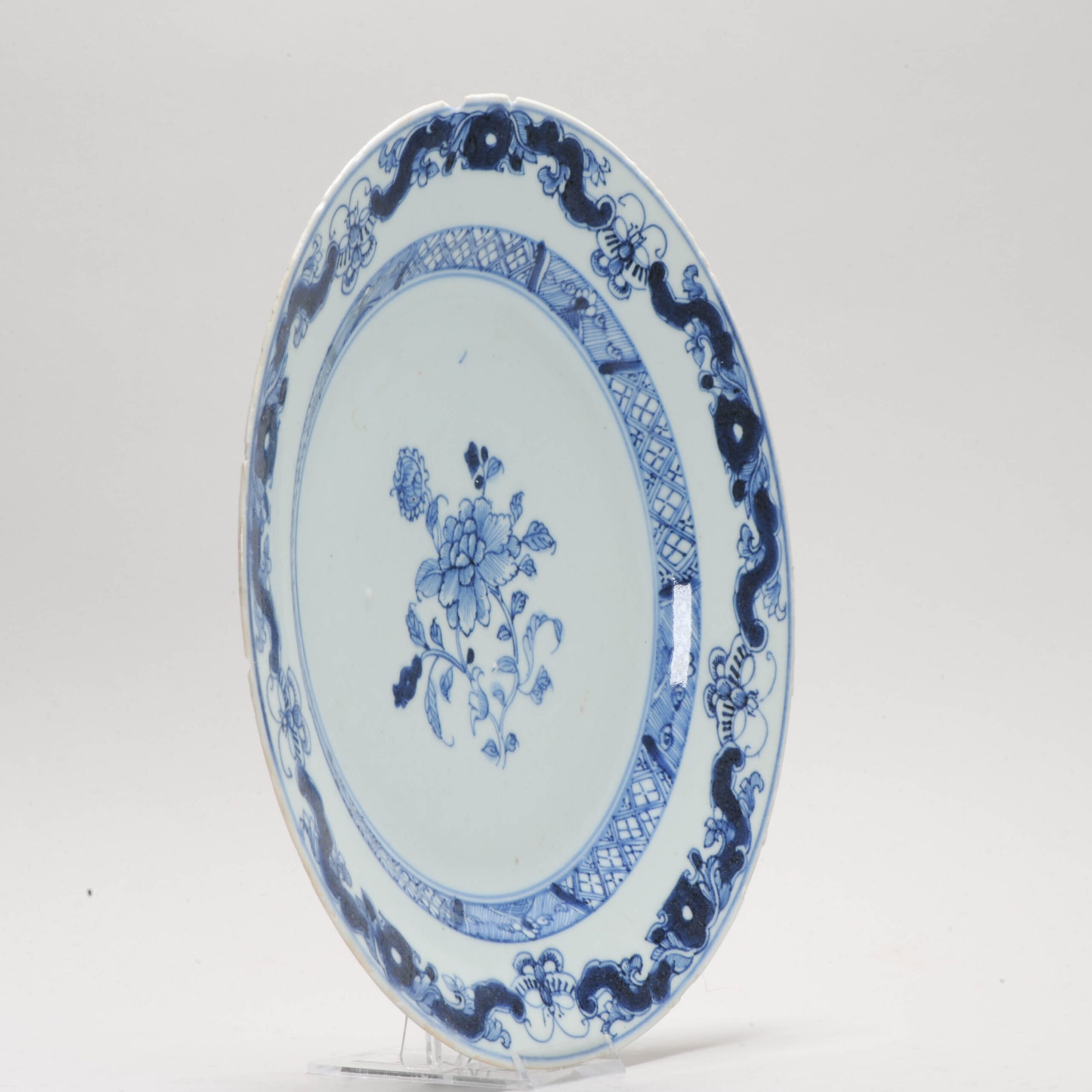 Antique Plate 18th Century Chinese Porcelain Blue and White Flower Qianlong Yongzheng - Image 3