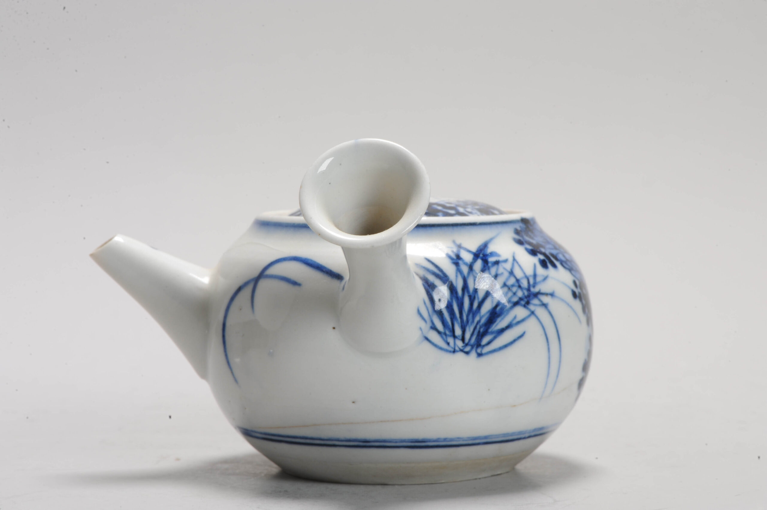 Antique Meiji Japanese Porcelain Tea Pot BLue and White - Image 12