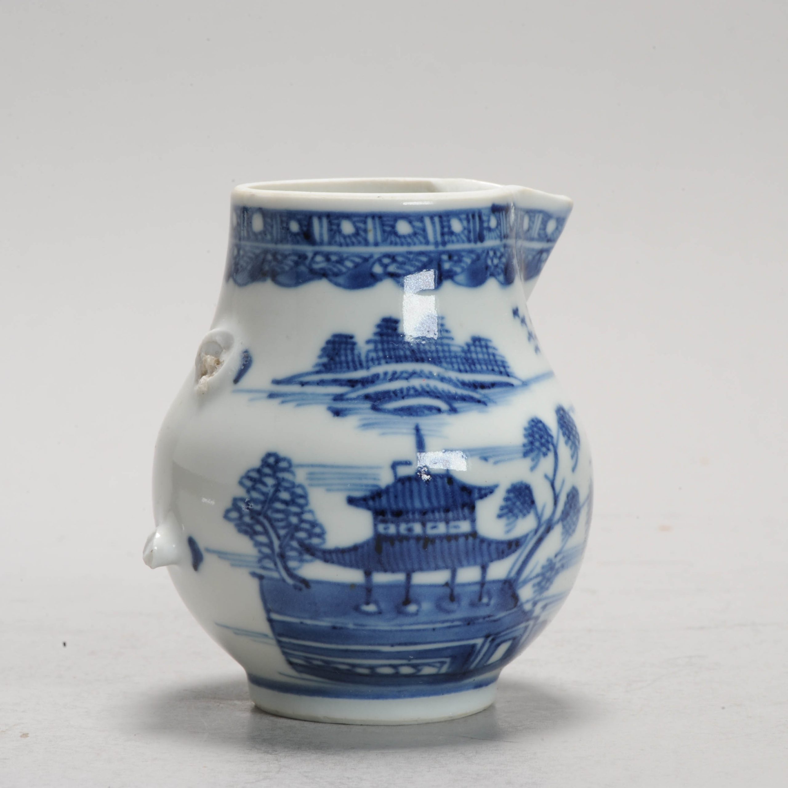 A Chinese Porcelain Qianlong period Blue and White Creamer Antique - Image 2