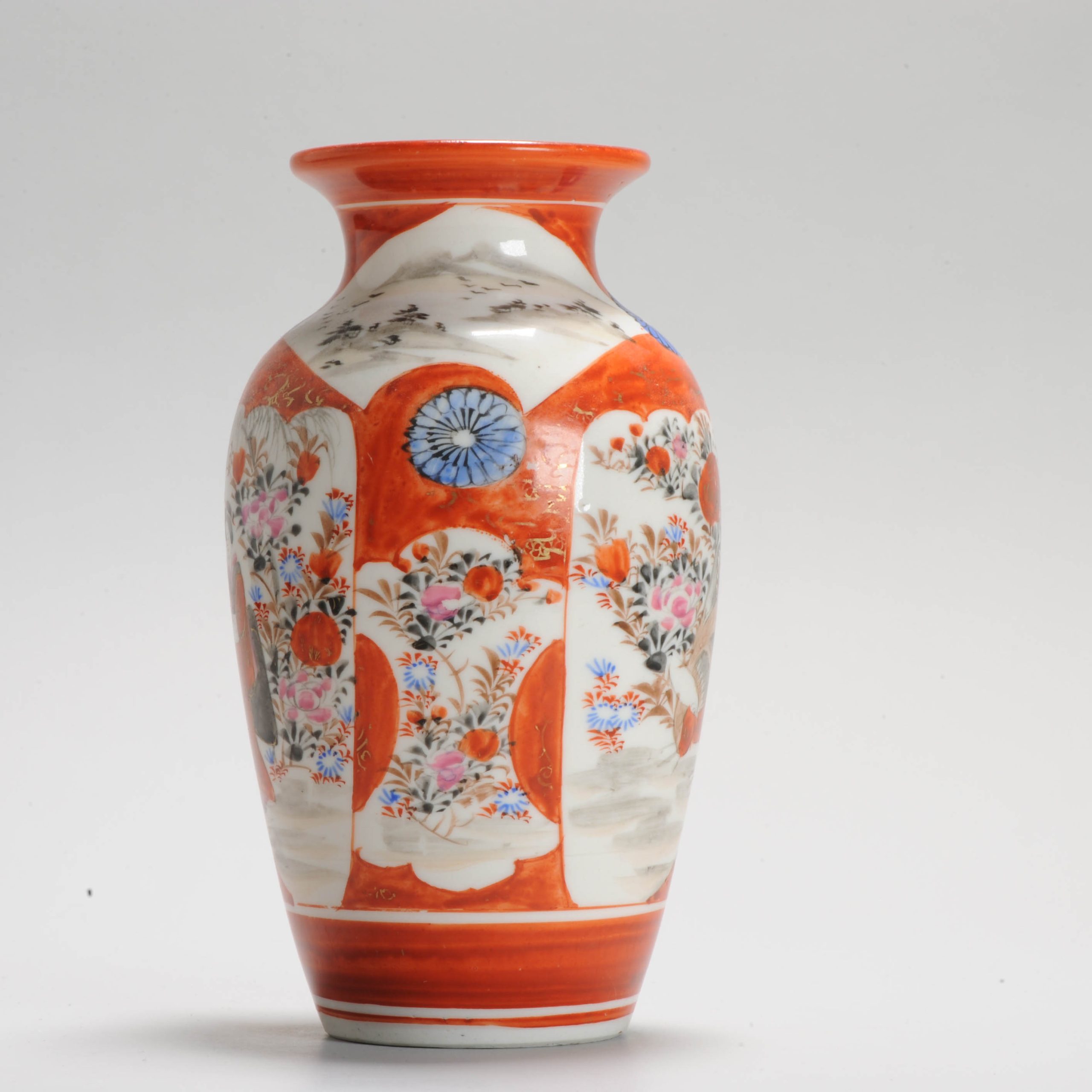 Antique Meiji period Japanese Kutani Vase 19th century Red and White - Image 4