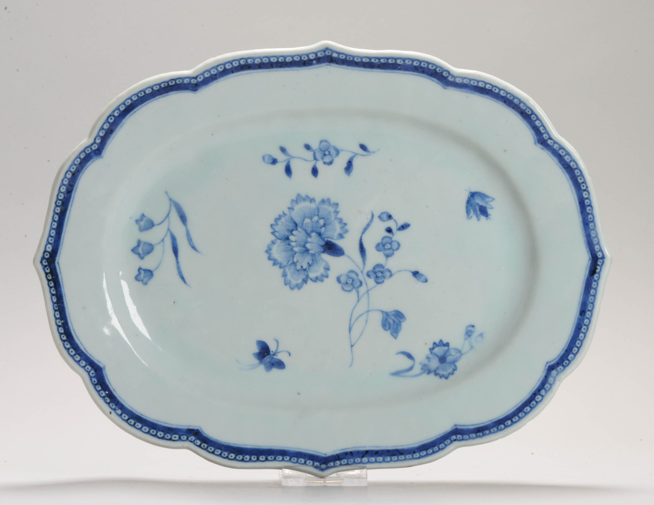 Antique Serving Dish 18th Century Chinese Porcelain Blue and White Qianlong