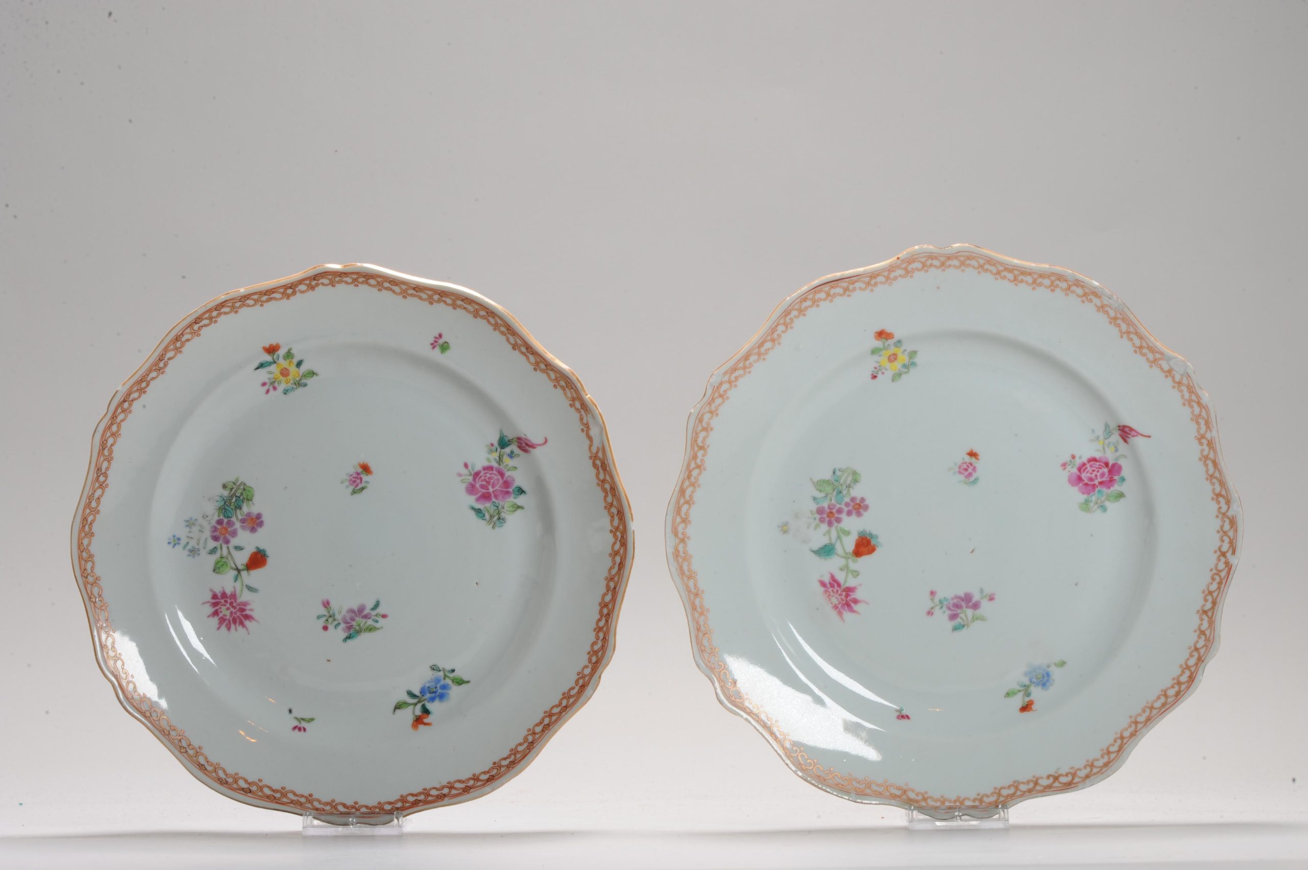Pair Antique Dish 18th Century Chinese Porcelain Famille Rose Qianlong