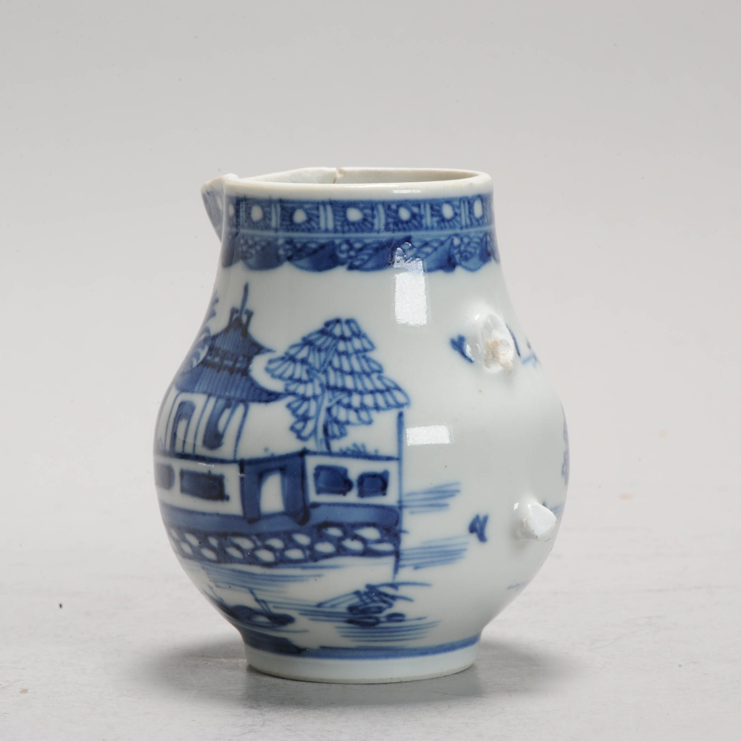 A Chinese Porcelain Qianlong period Blue and White Creamer Antique - Image 6