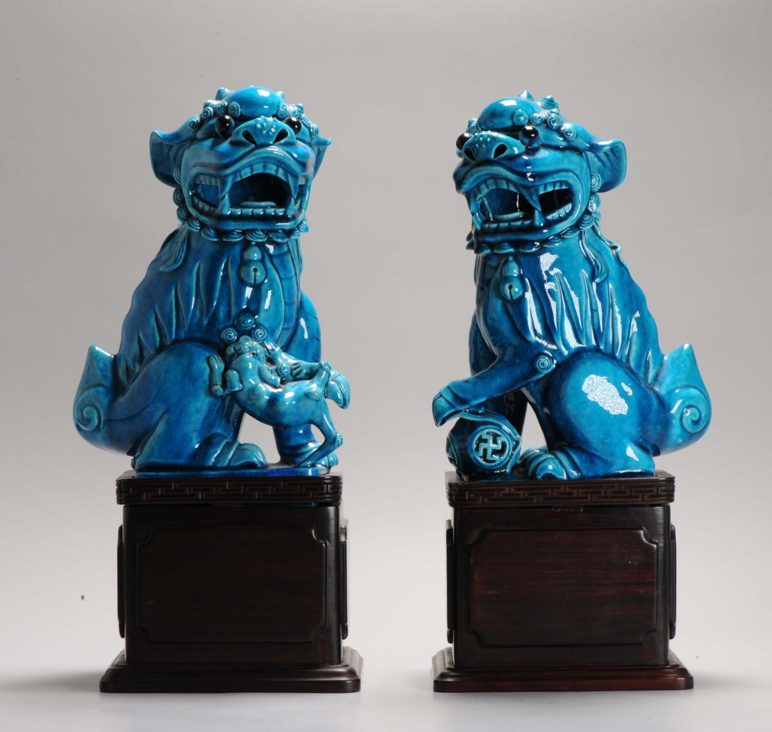 Antique Chinese Porcelain Monochrome Foo Lions Republic Period Minguo Hongmu