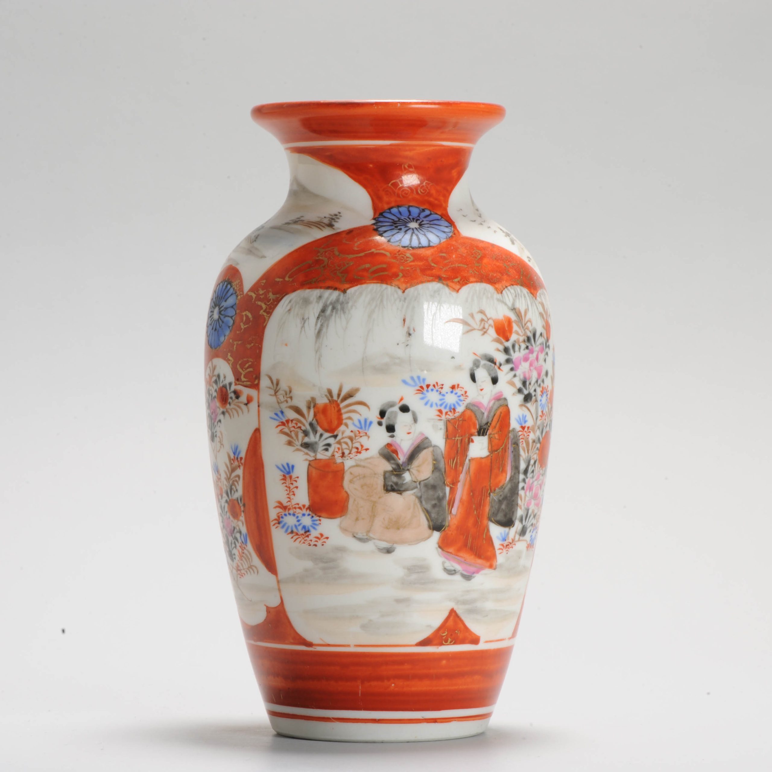 Antique Meiji period Japanese Kutani Vase 19th century Red and White - Image 8