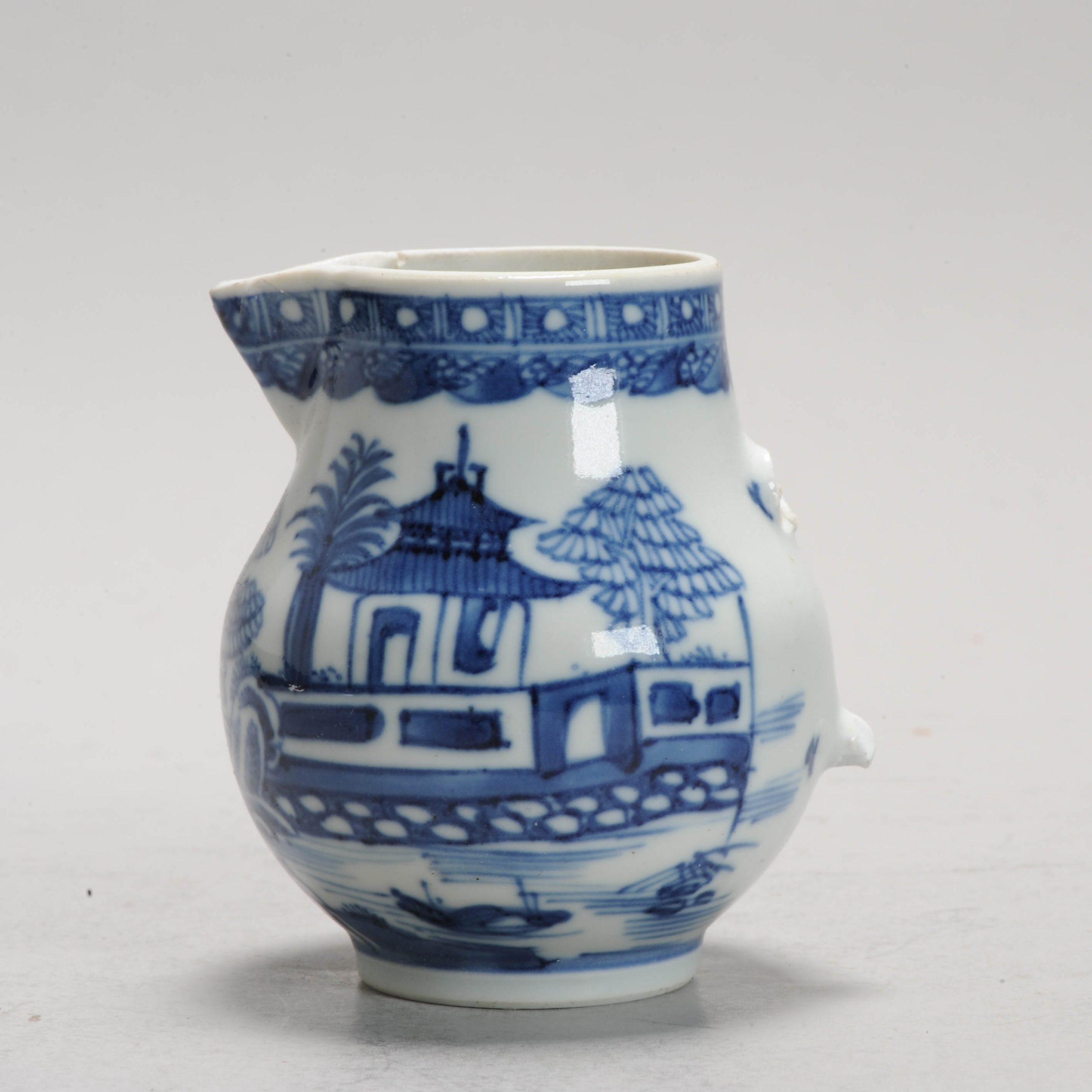 A Chinese Porcelain Qianlong period Blue and White Creamer Antique - Image 7