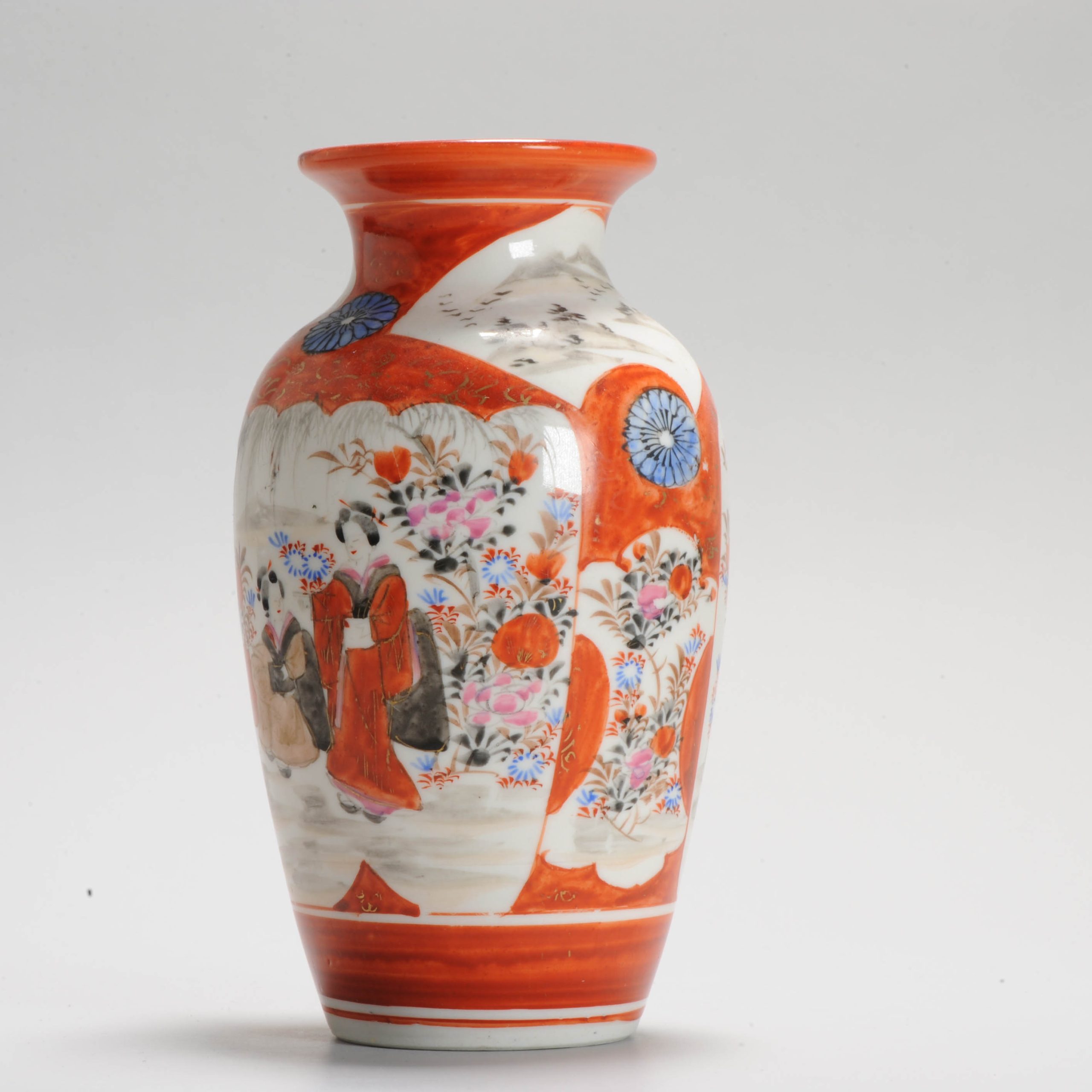 Antique Meiji period Japanese Kutani Vase 19th century Red and White - Image 6