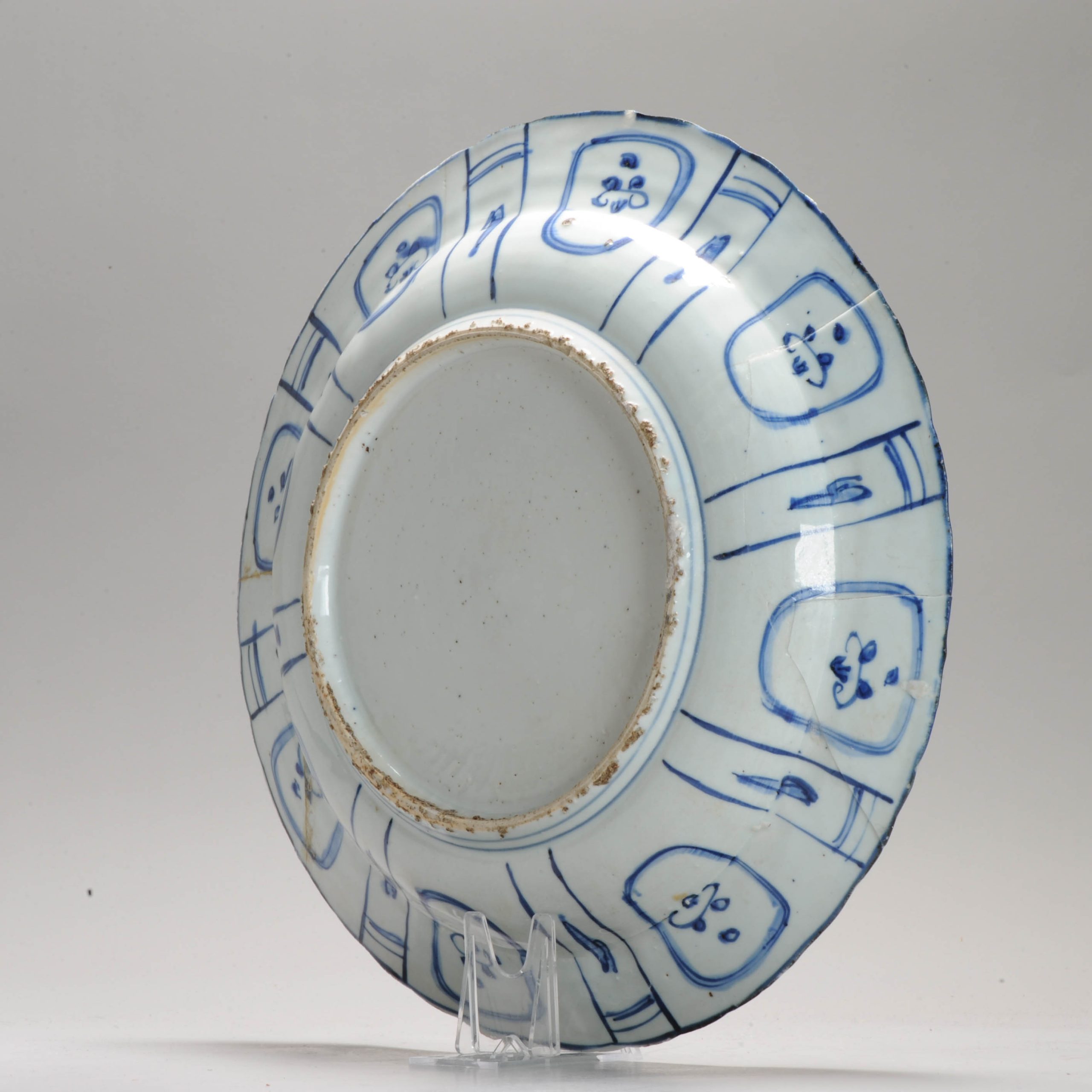 Antique Ming Period Chinese Porcelain Kraak Flower Basket Charger - Image 6
