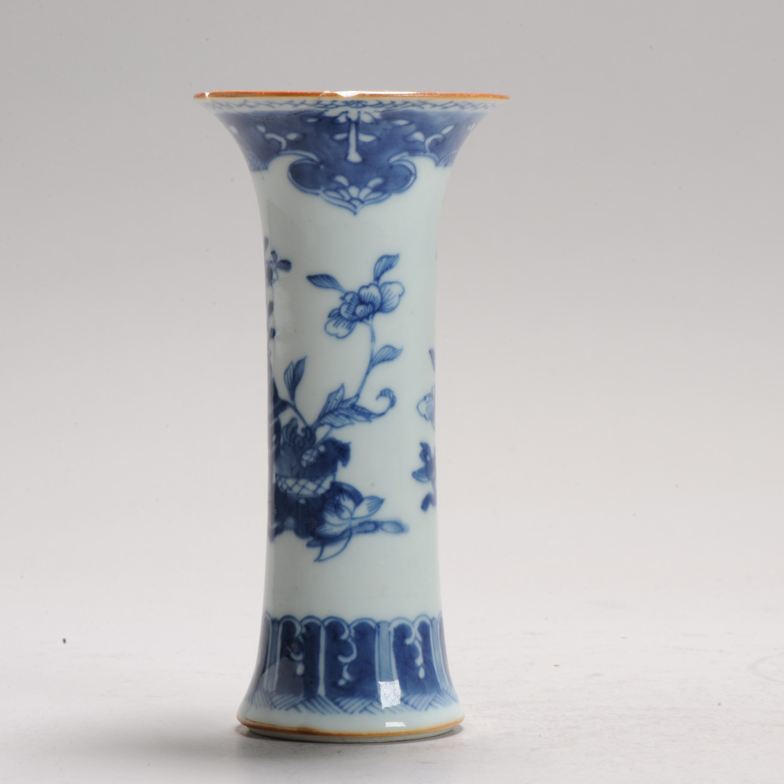 Antique 18th Century Kangxi Chinese Porcelain Beaker Vase - Image 8