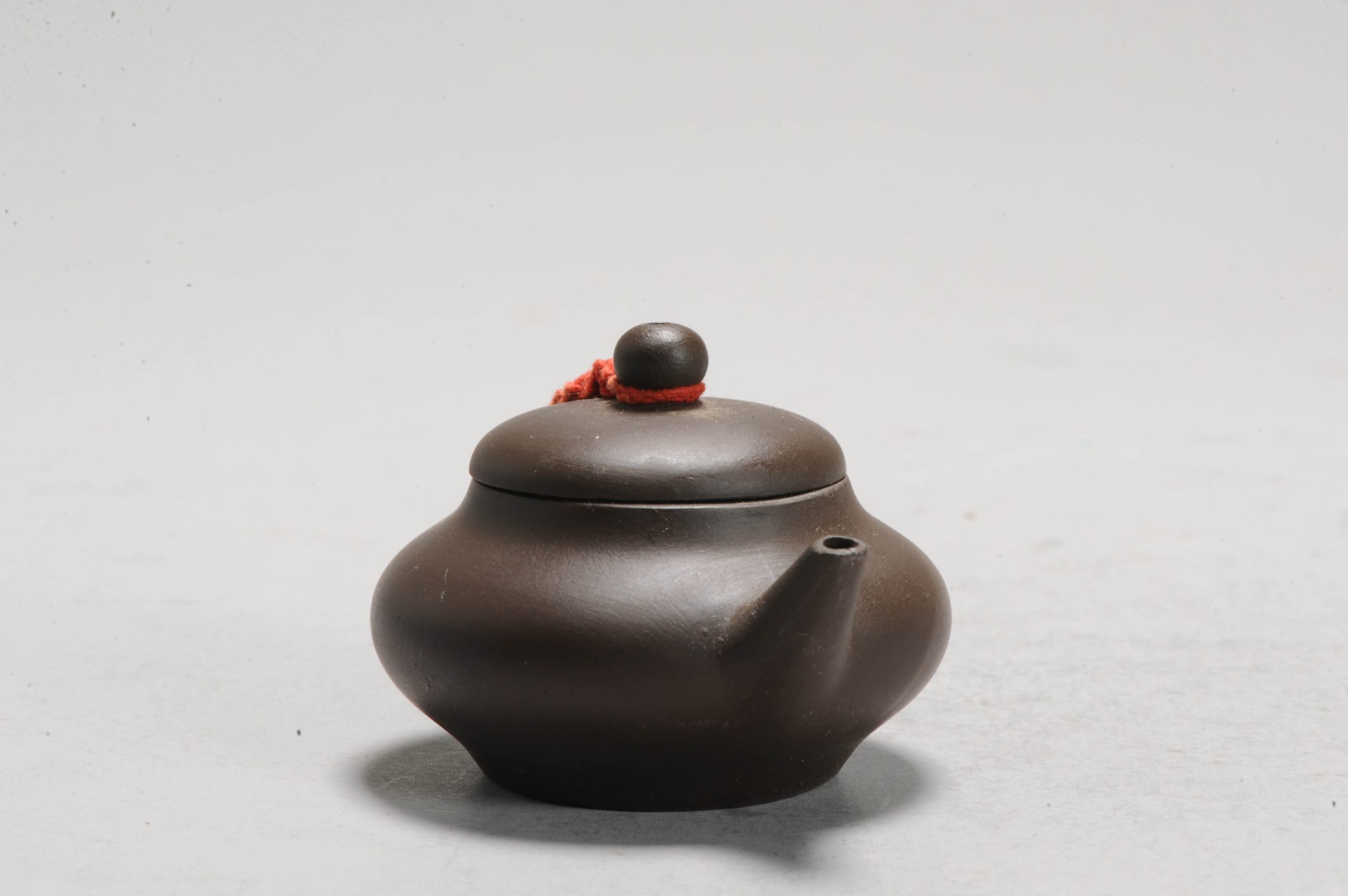 Chinese earthenware 20th century Zisha Yixing Teapot China (Copy) - Image 6