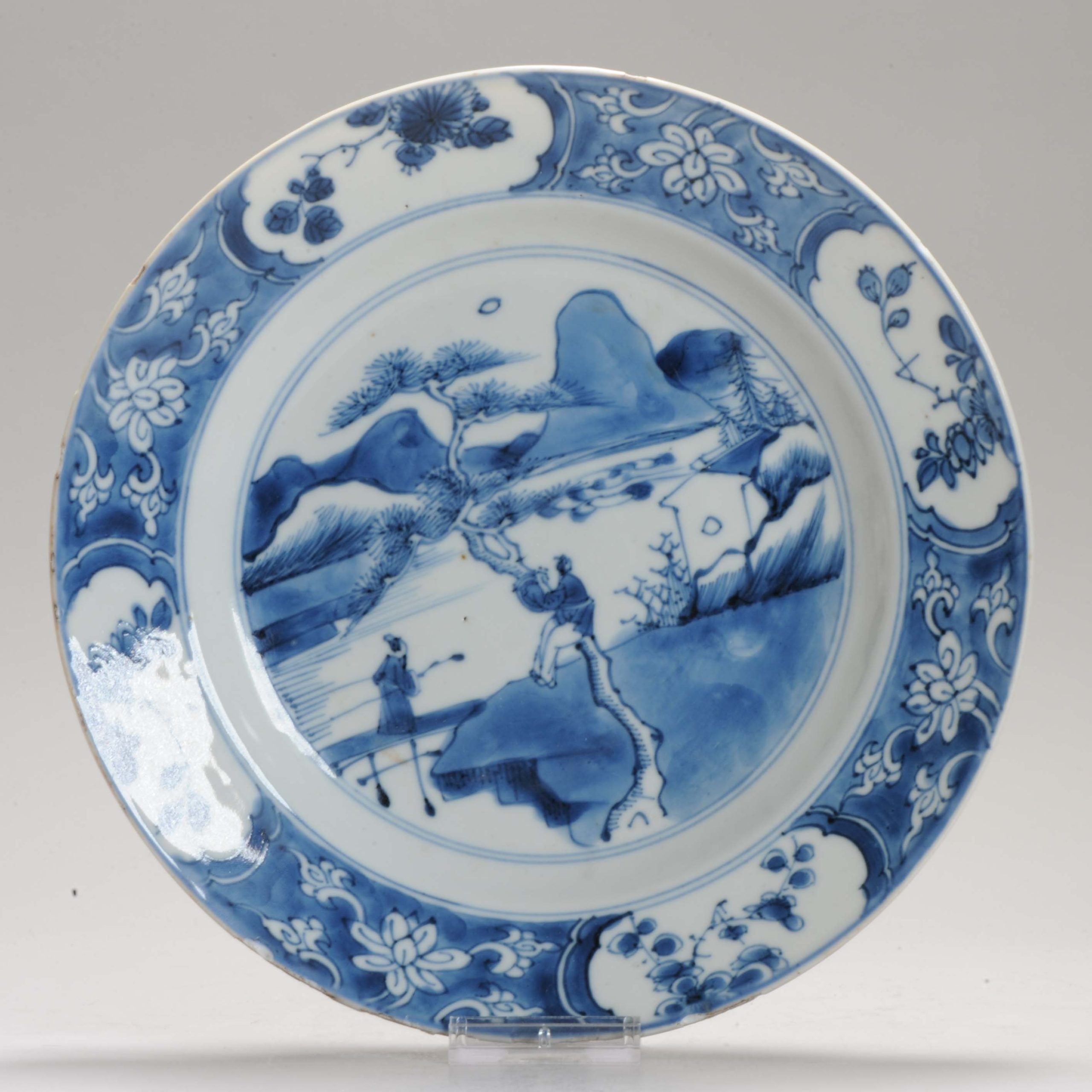 Antique Ca 1700 Chinese Porcelain Kangxi Blue and White Plate with blue border