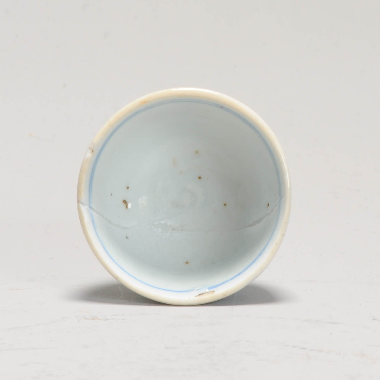 A lovely unusual Kangxi MINIATURE dollhouse Stem Cup in Blue and White Flowers - Image 3