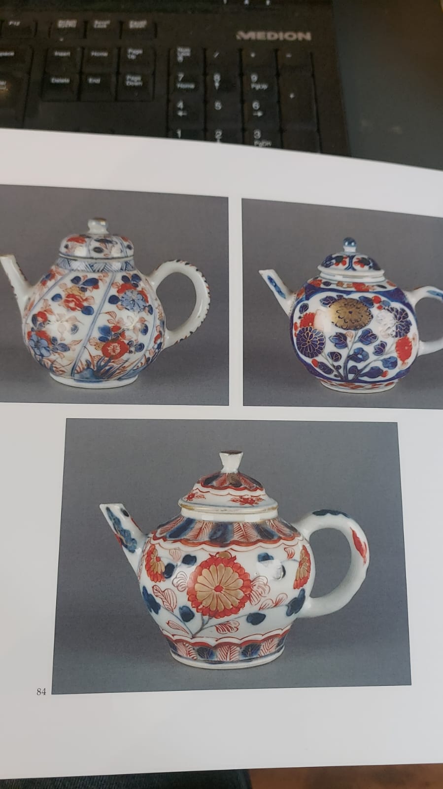 Antique Ca 1700 Chinese Porcelain Kangxi Imari Decorated Teapot