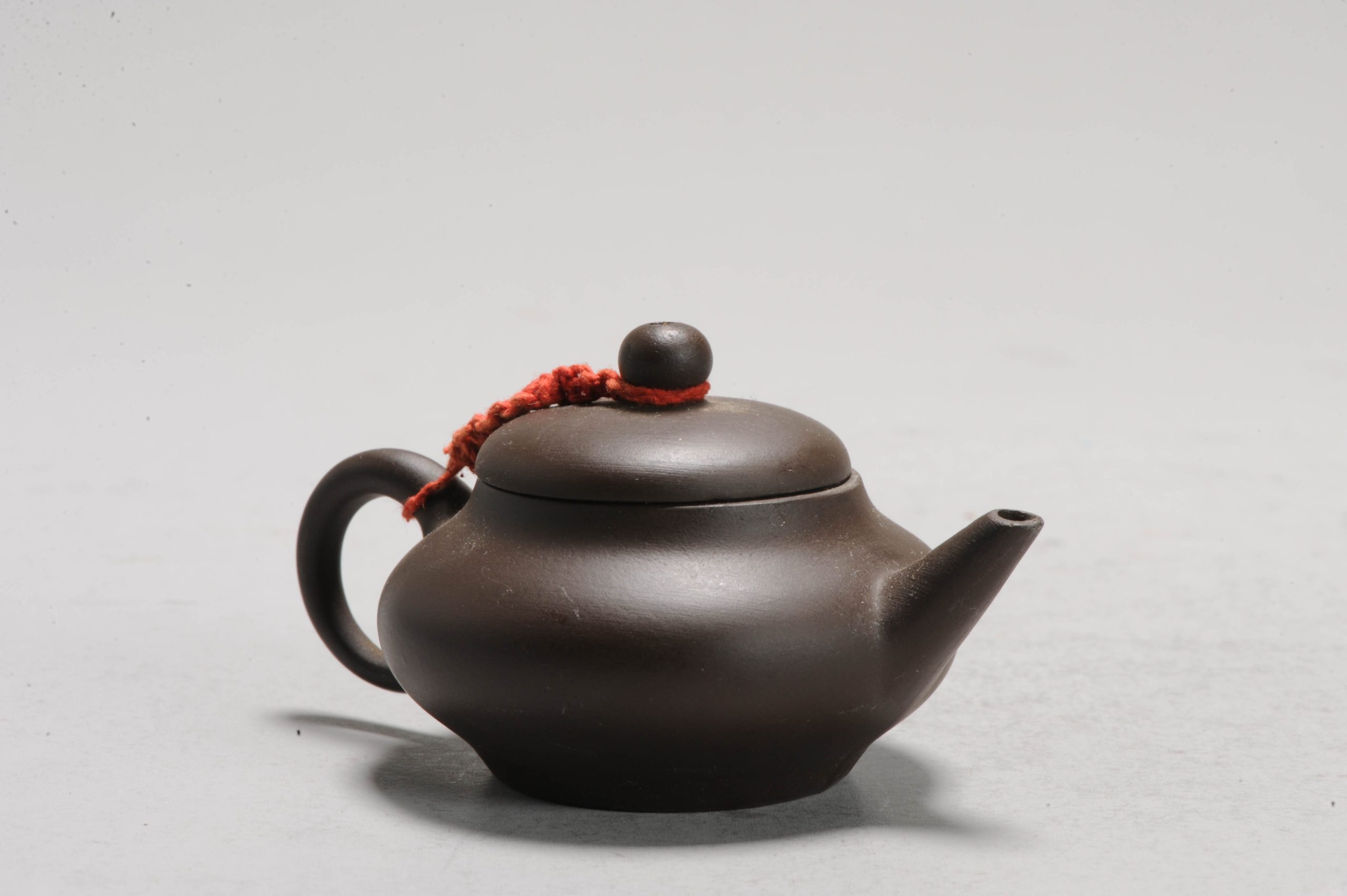 Chinese earthenware 20th century Zisha Yixing Teapot China (Copy) - Image 7
