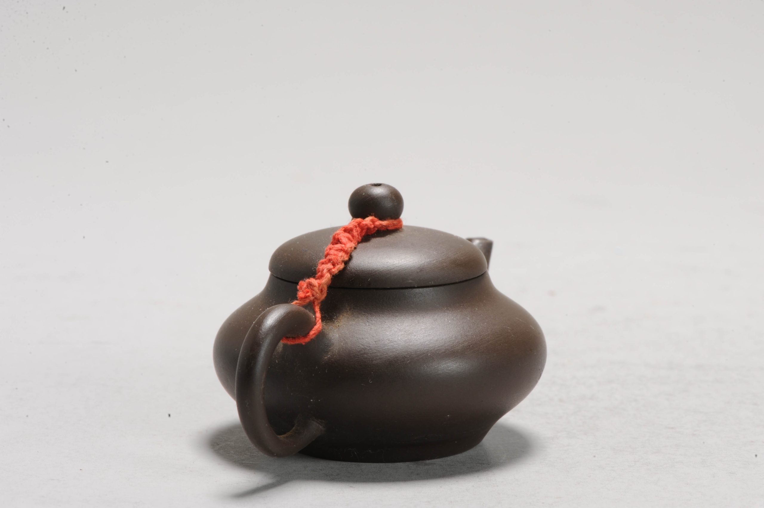 Chinese earthenware 20th century Zisha Yixing Teapot China (Copy) - Image 10