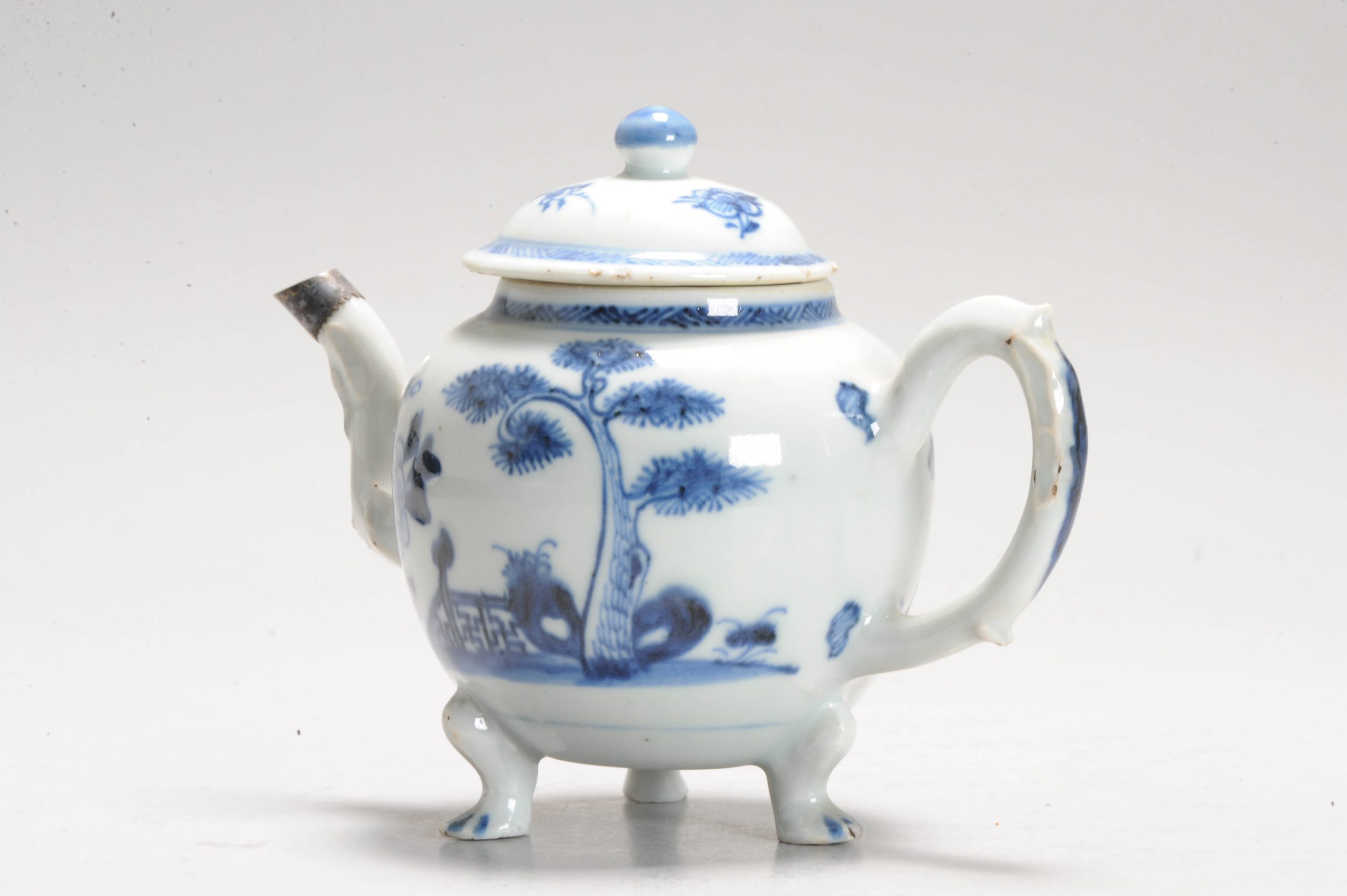 A Chinese Porcelain Qianlong period Teapot Antique Globular Body Garden - Image 16